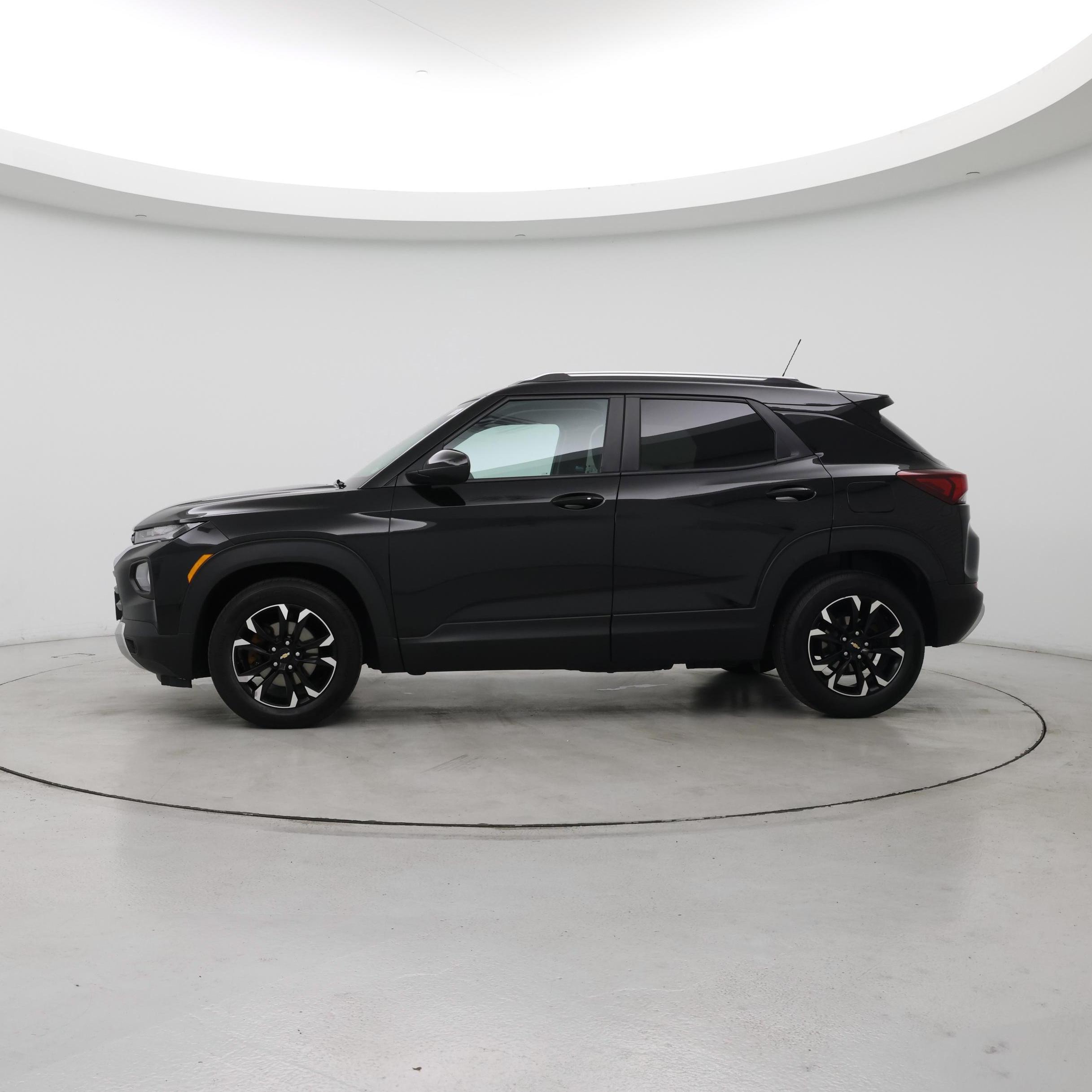 Thumbnail: 2023 Chevrolet TrailBlazer - 3