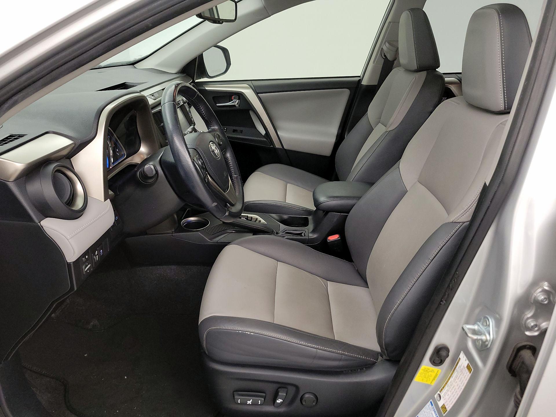 Thumbnail: 2015 Toyota RAV4 - 11