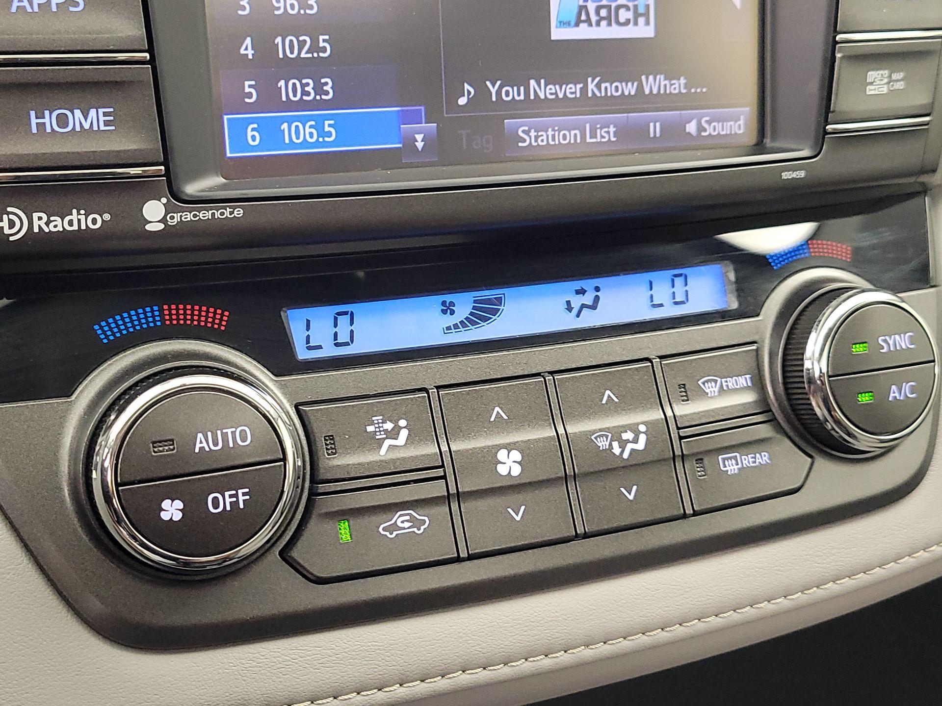Thumbnail: 2015 Toyota RAV4 - 16