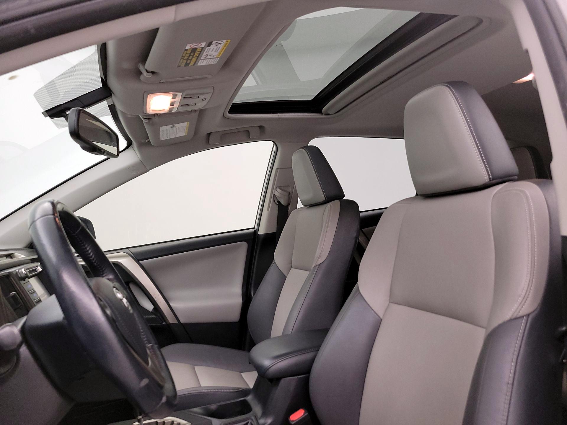 Thumbnail: 2015 Toyota RAV4 - 19