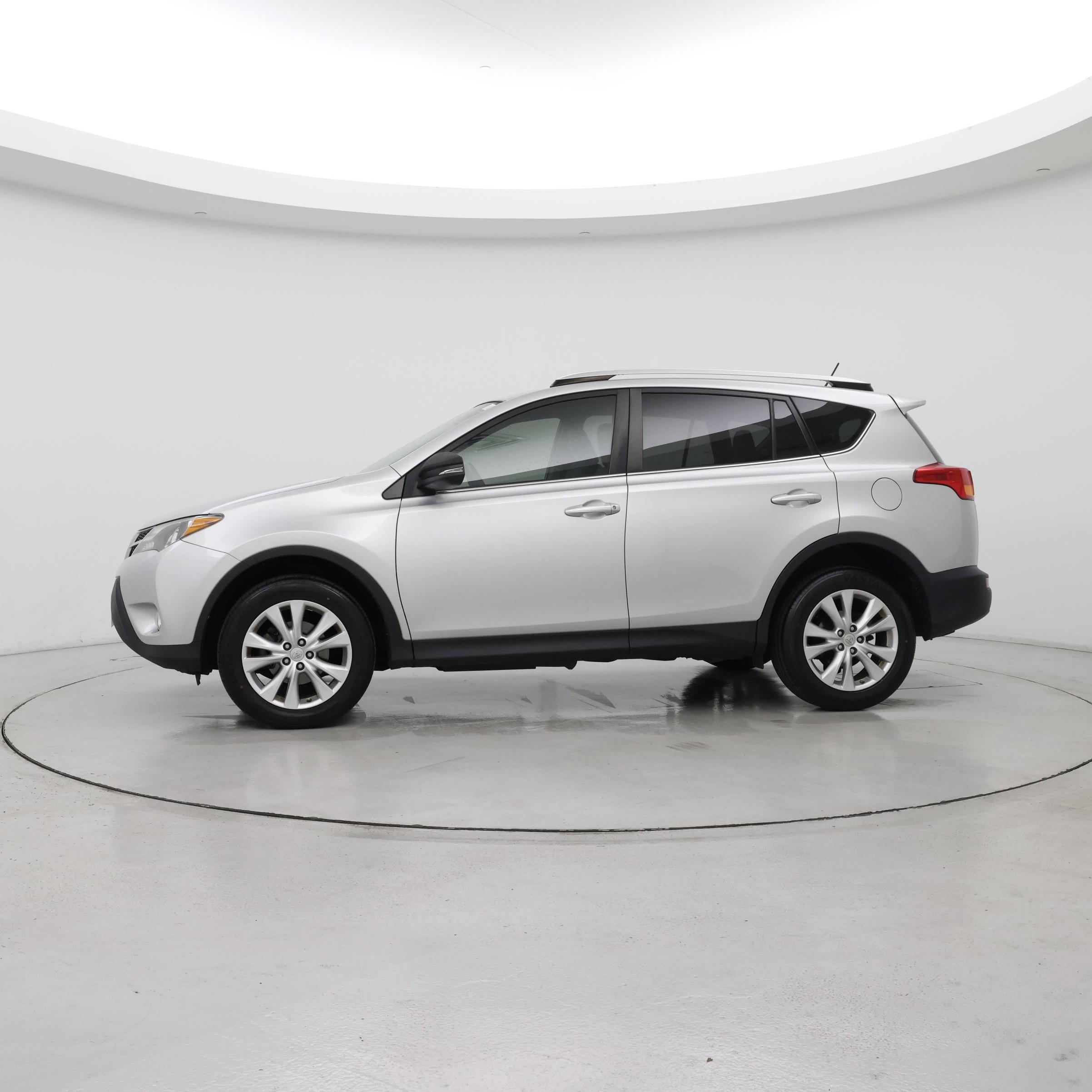 Thumbnail: 2015 Toyota RAV4 - 3