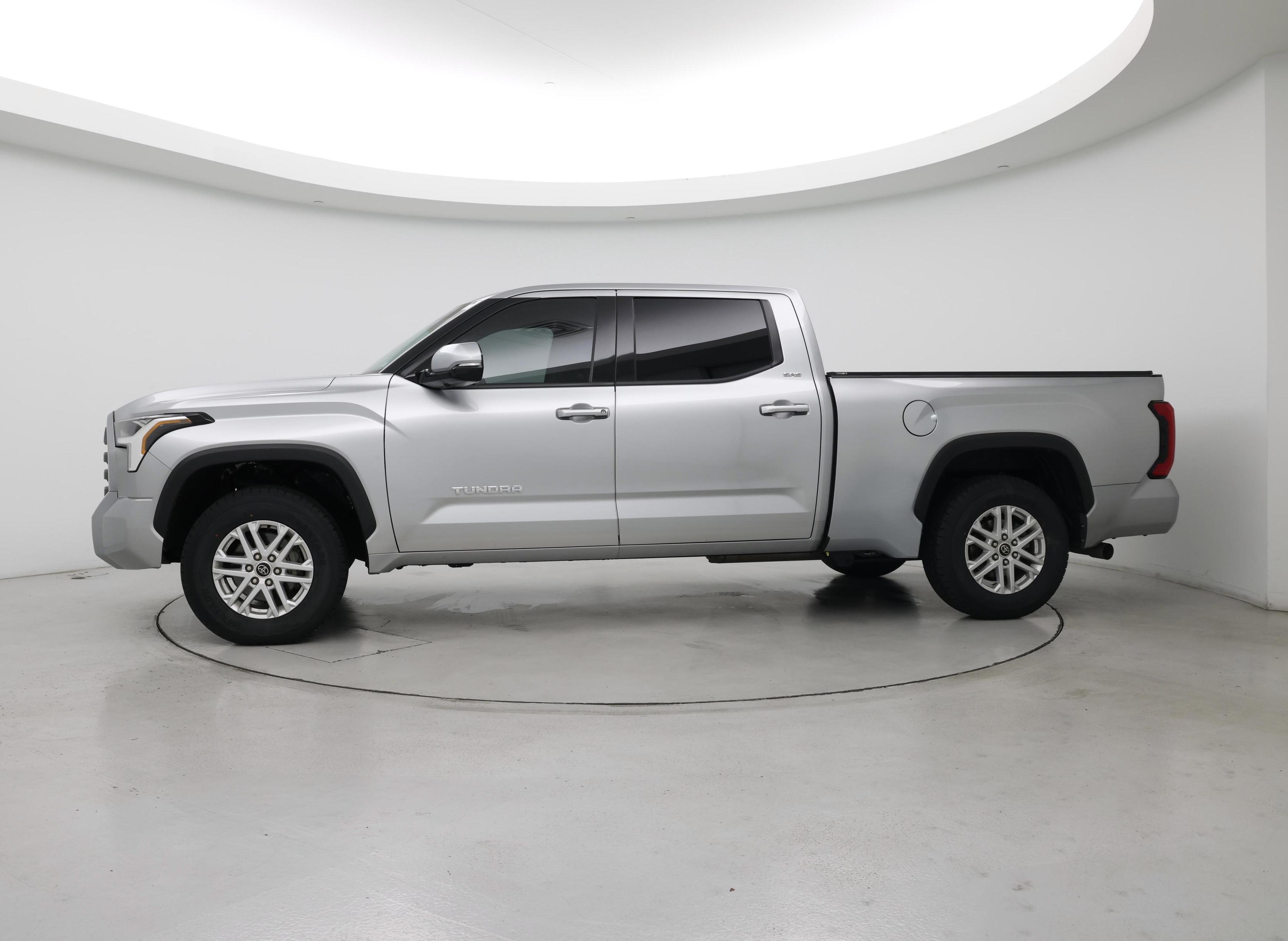 Thumbnail: 2022 Toyota Tundra - 3