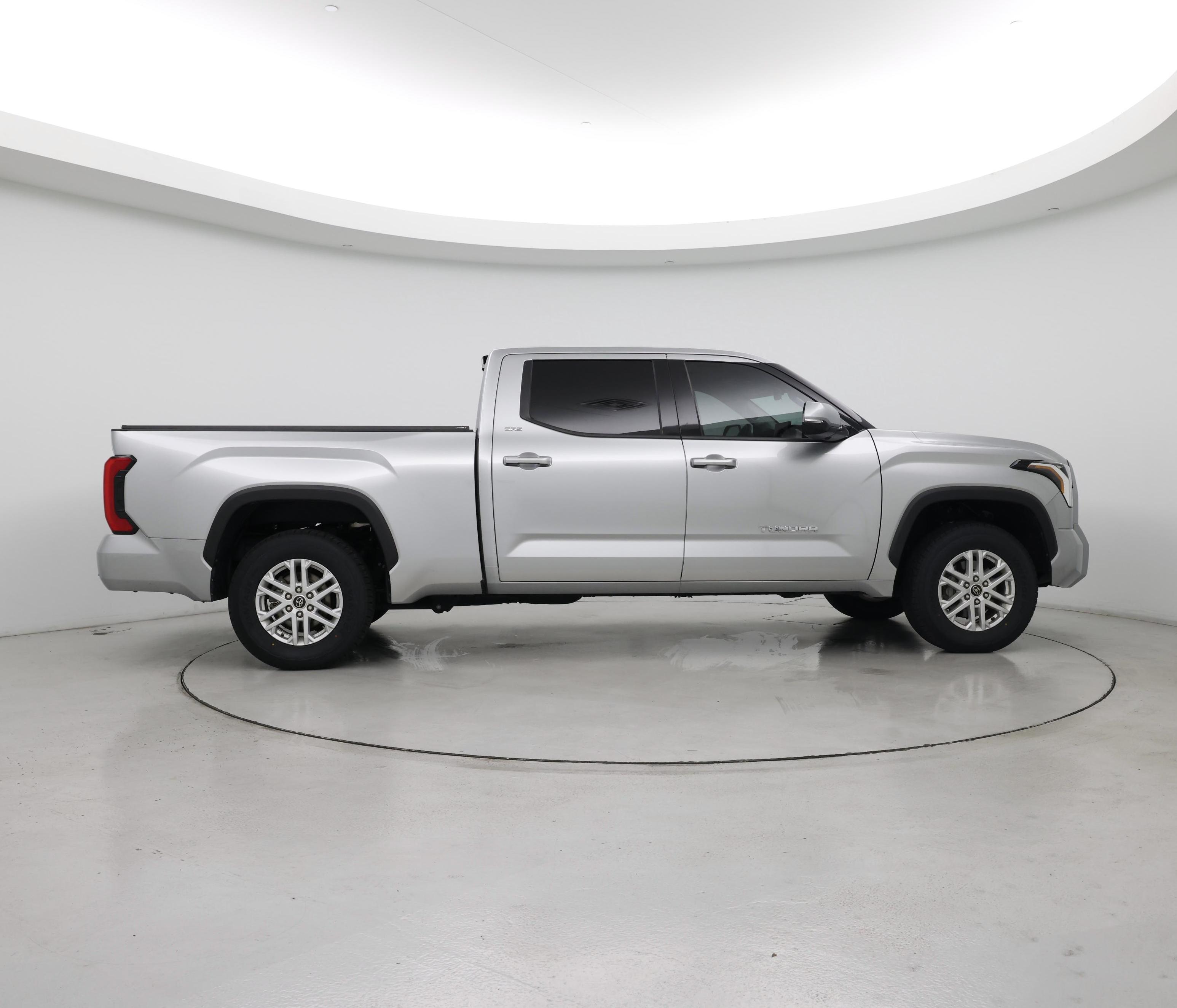 Thumbnail: 2022 Toyota Tundra - 7