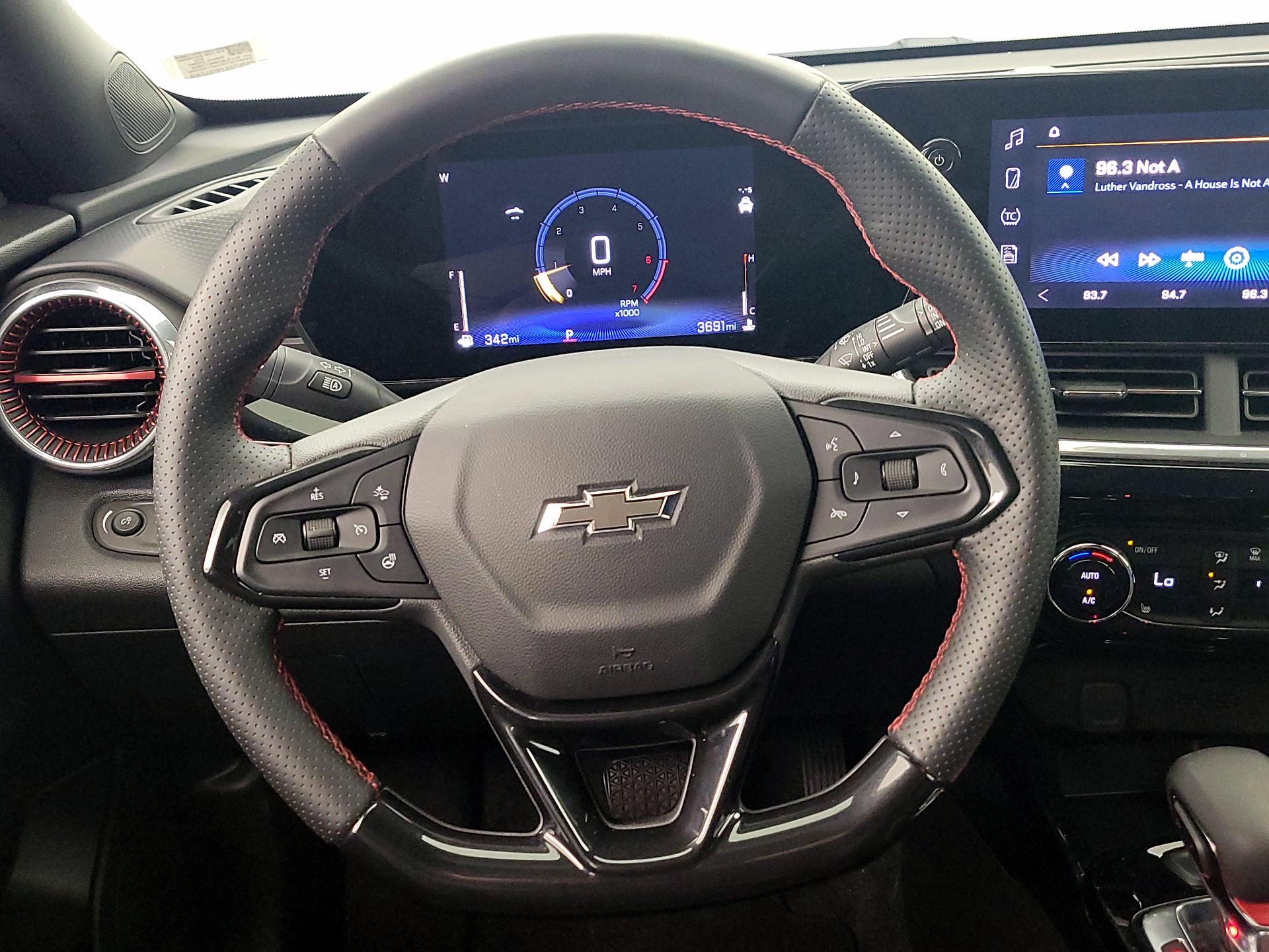 Thumbnail: 2024 Chevrolet Trax - 10