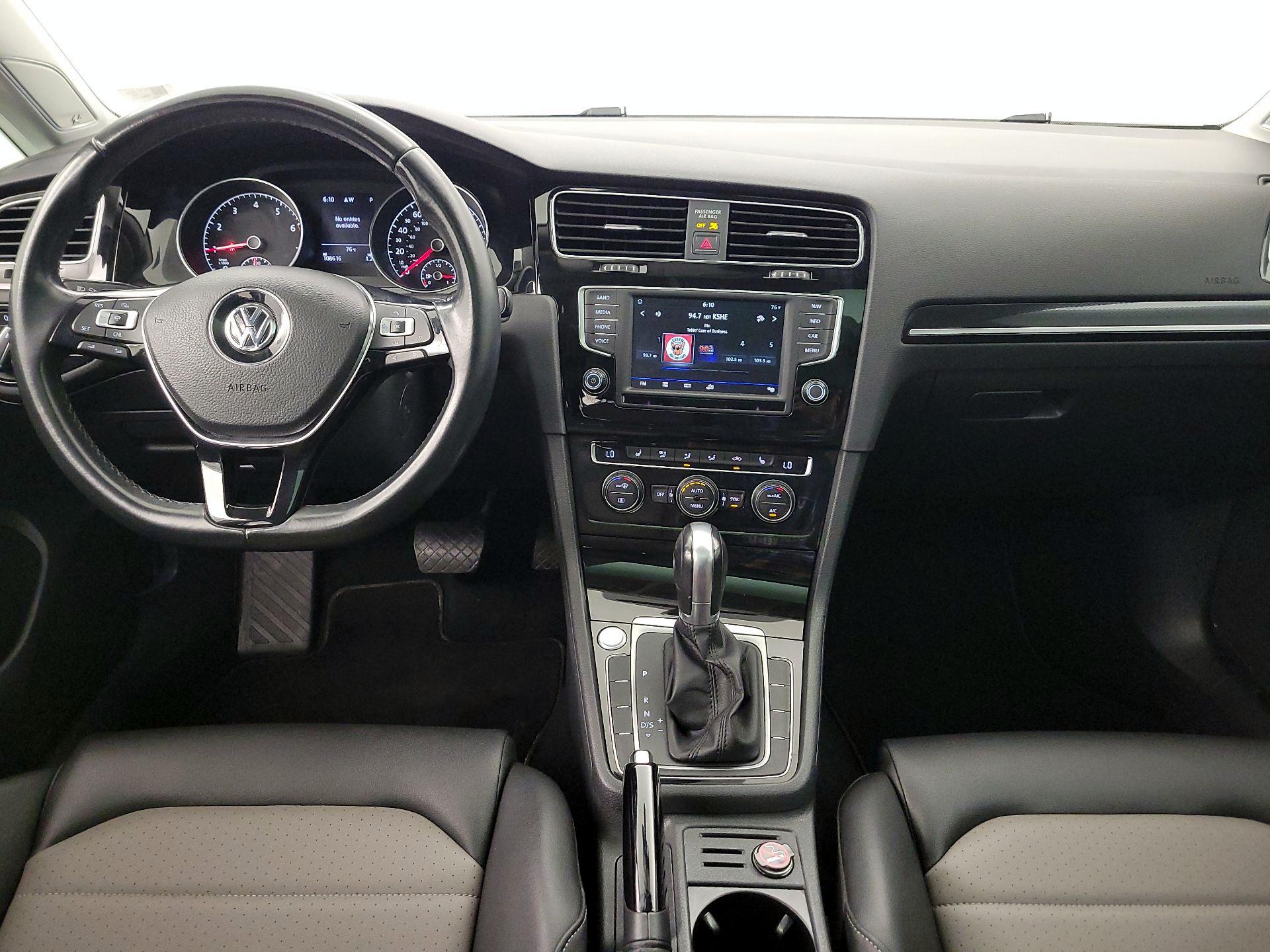Thumbnail: 2017 Volkswagen Golf - 9