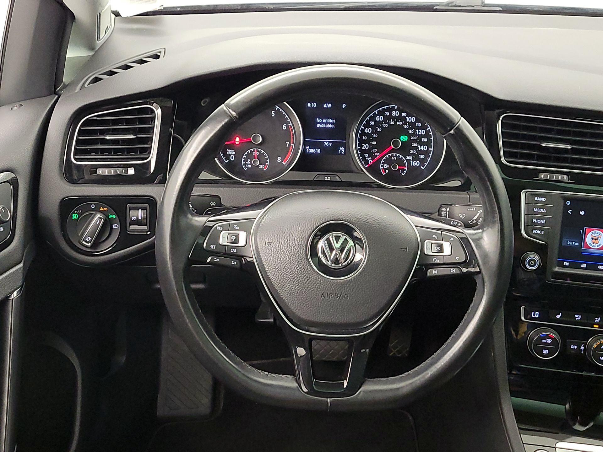 Thumbnail: 2017 Volkswagen Golf - 10