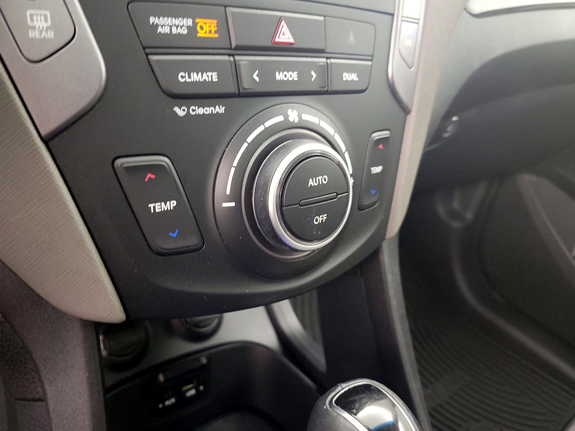 Thumbnail: 2014 Hyundai Santa Fe - 17