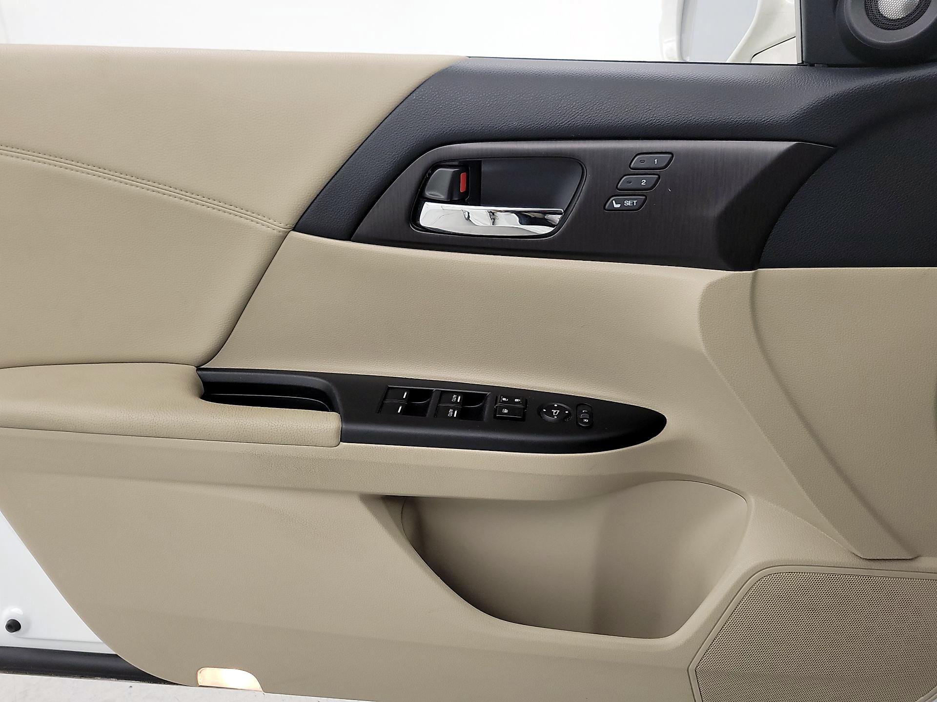 Thumbnail: 2013 Honda Accord - 12