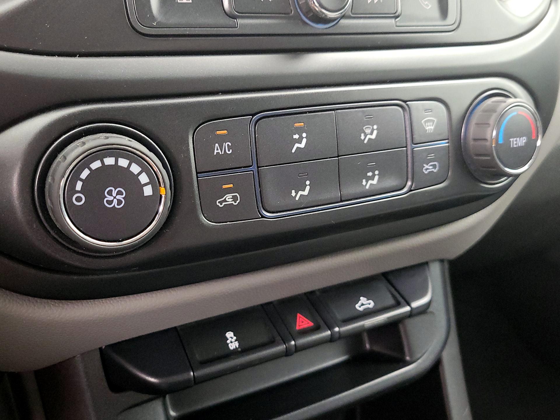 Thumbnail: 2019 Chevrolet Colorado - 16