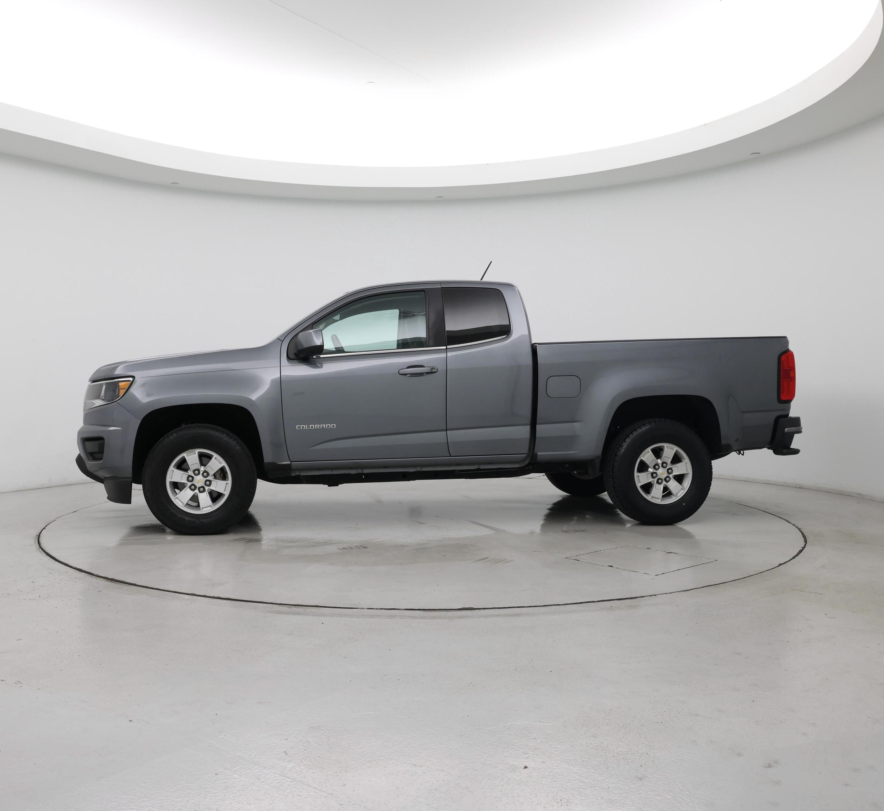 Thumbnail: 2019 Chevrolet Colorado - 3