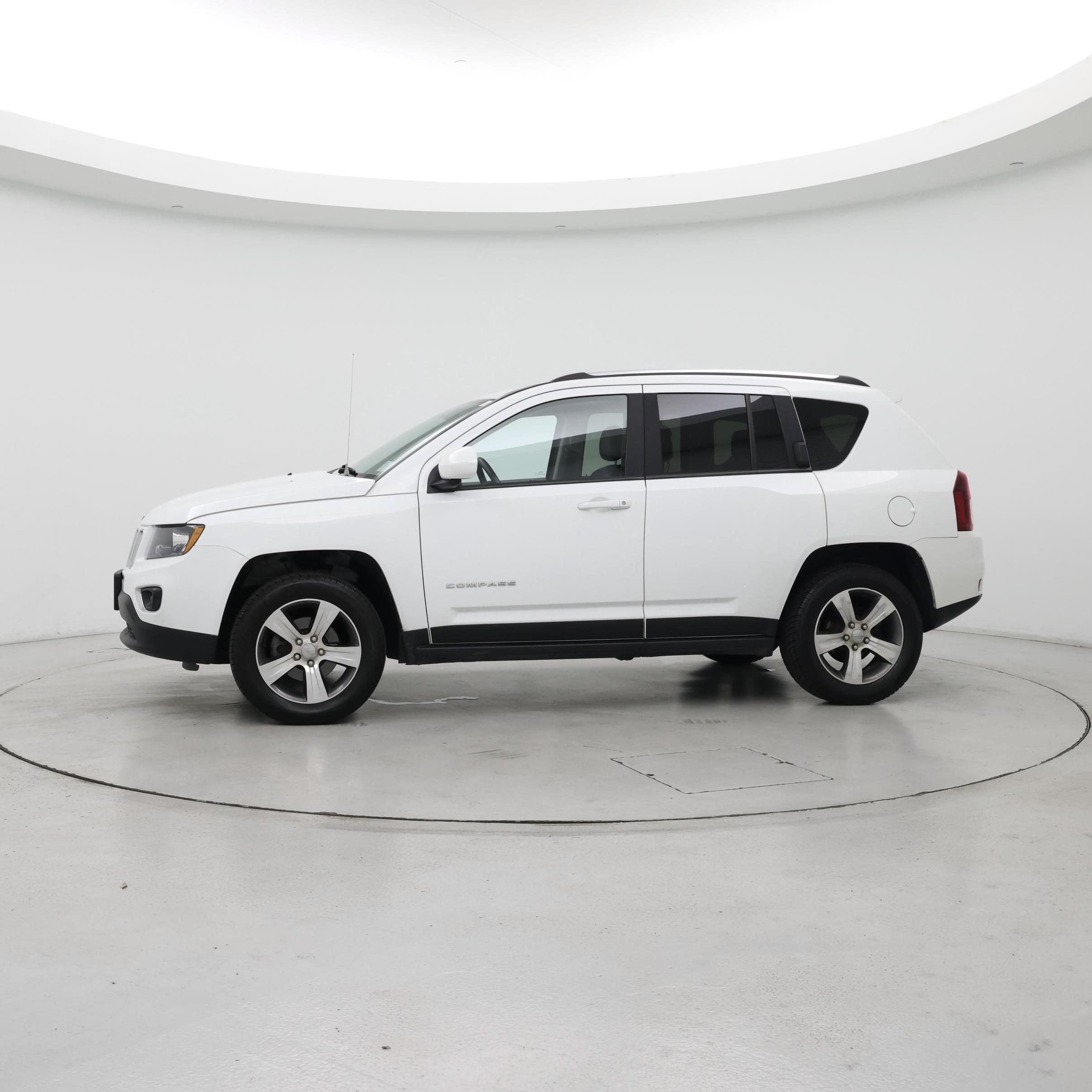 Thumbnail: 2016 Jeep Compass - 3
