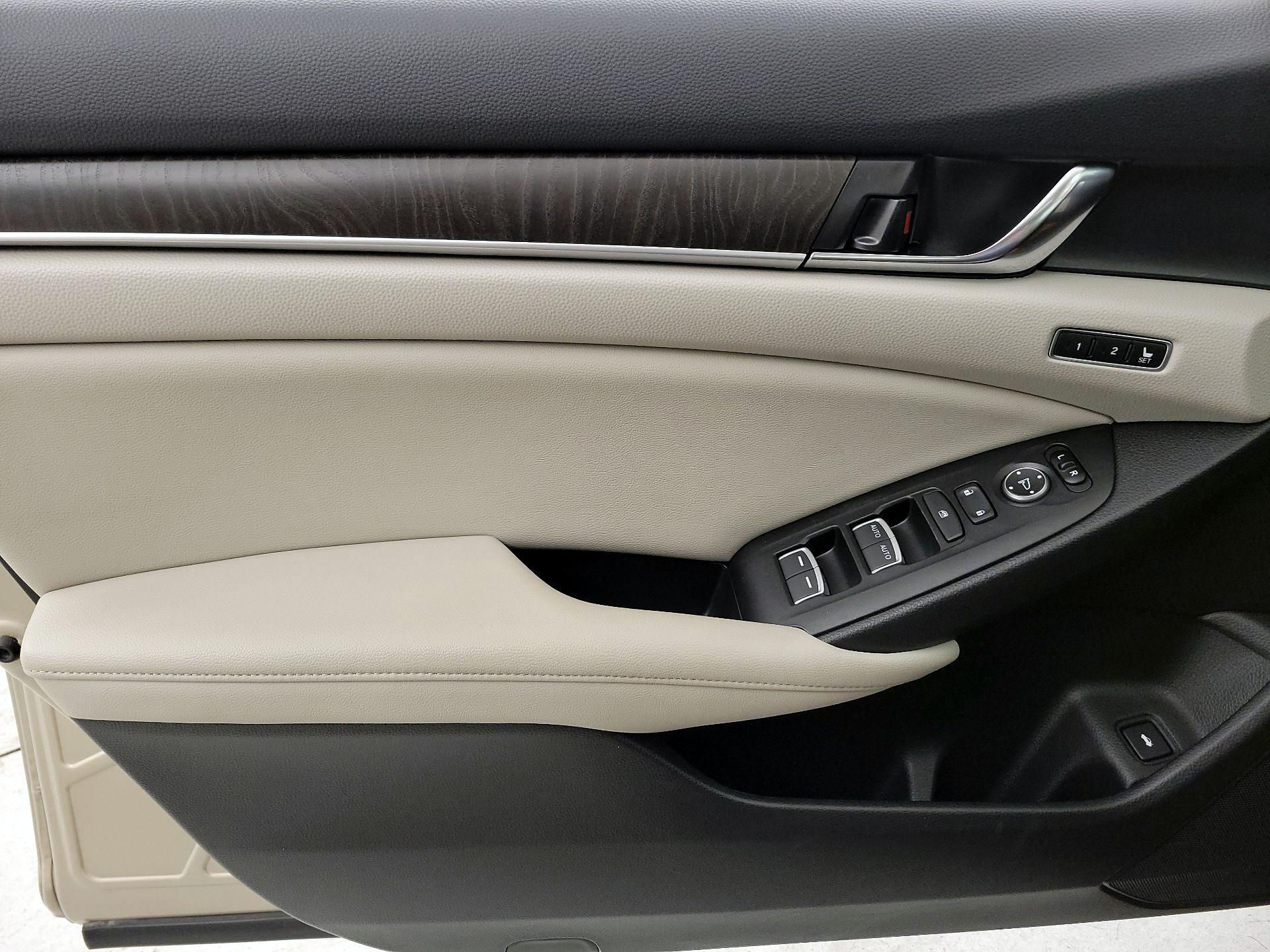 Thumbnail: 2019 Honda Accord - 12
