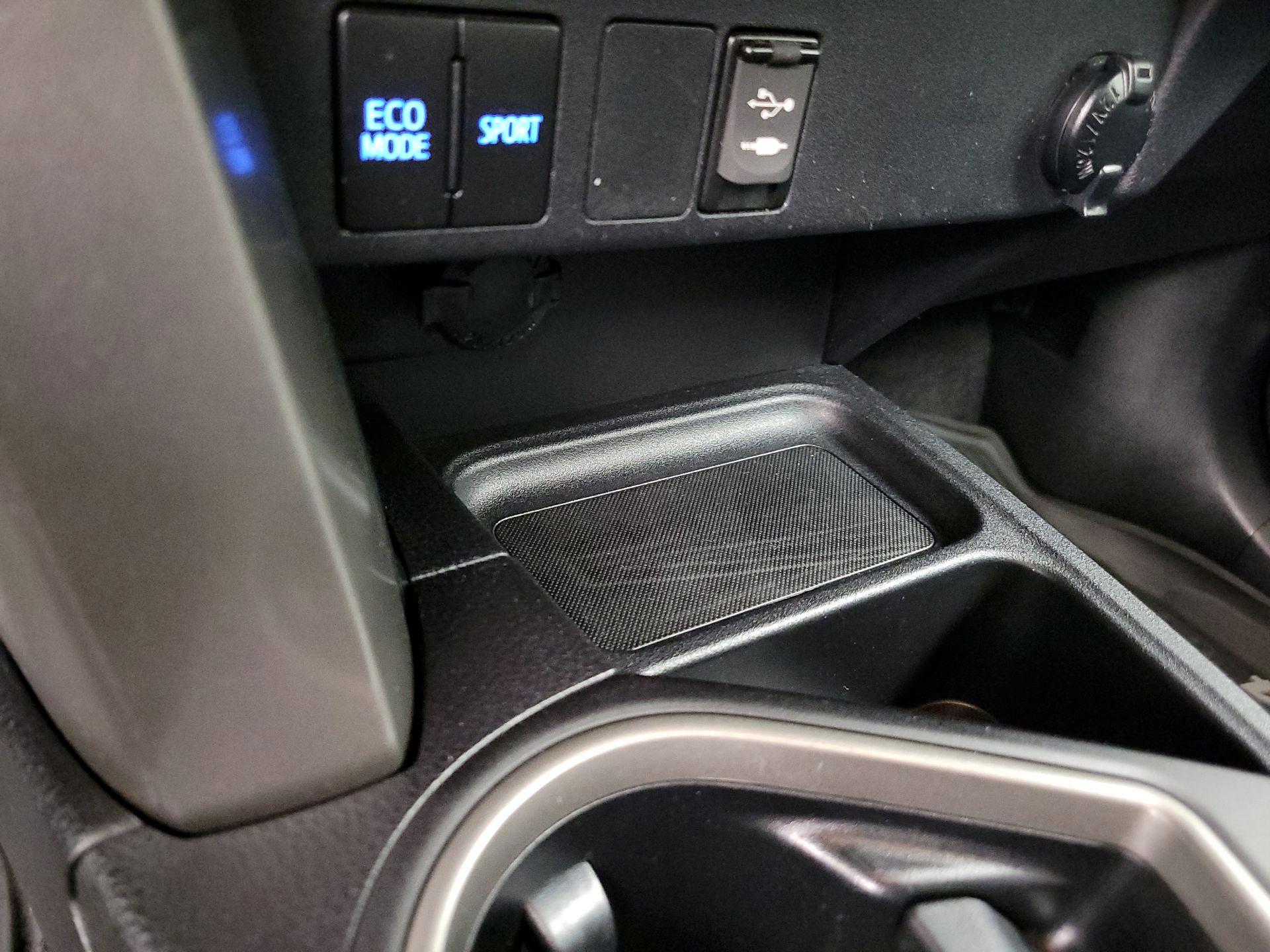 Thumbnail: 2018 Toyota RAV4 - 18