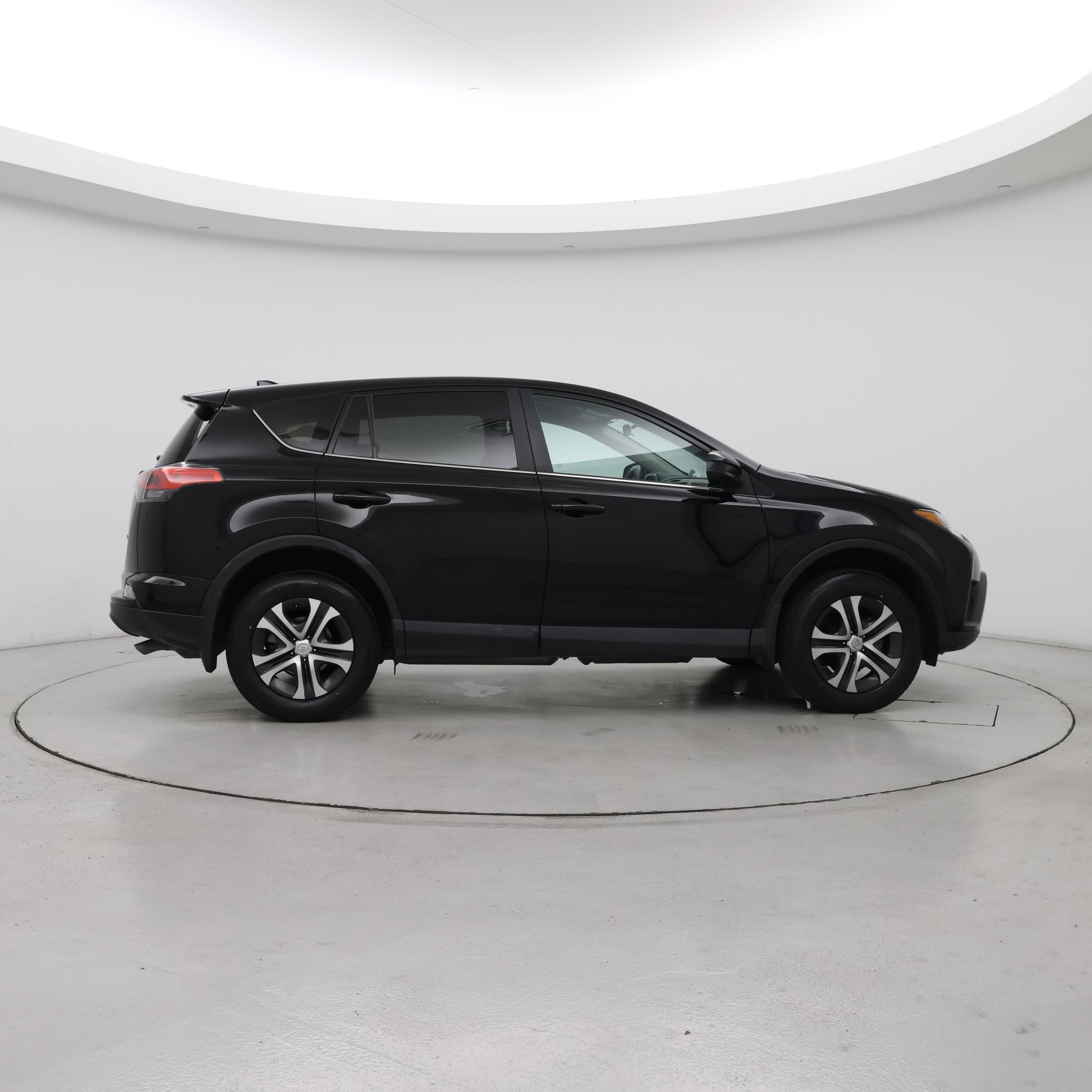 Thumbnail: 2018 Toyota RAV4 - 7