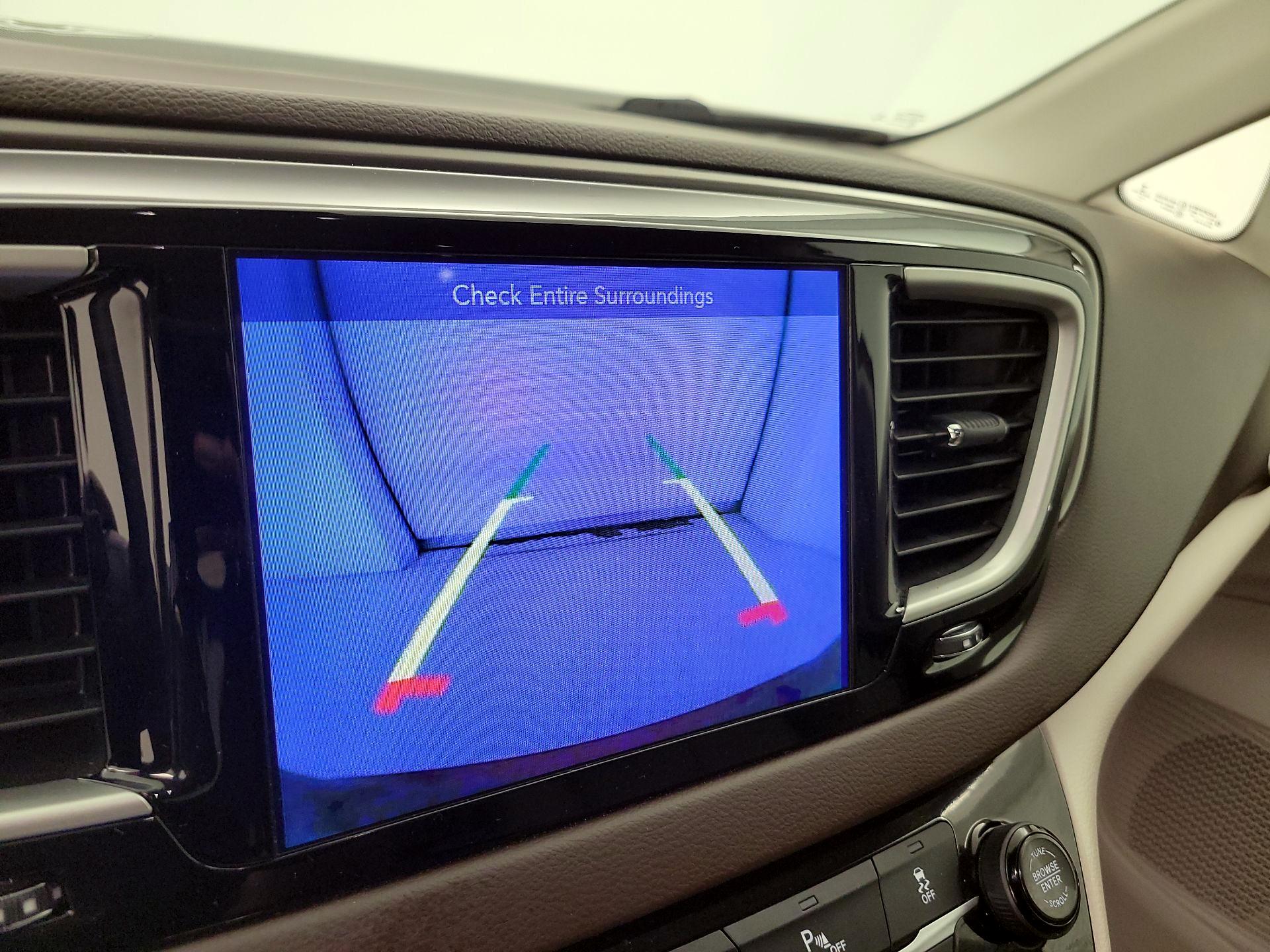 Thumbnail: 2017 Chrysler Pacifica - 14