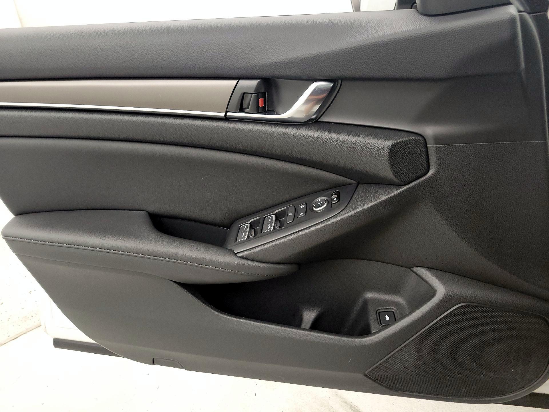 Thumbnail: 2019 Honda Accord - 12