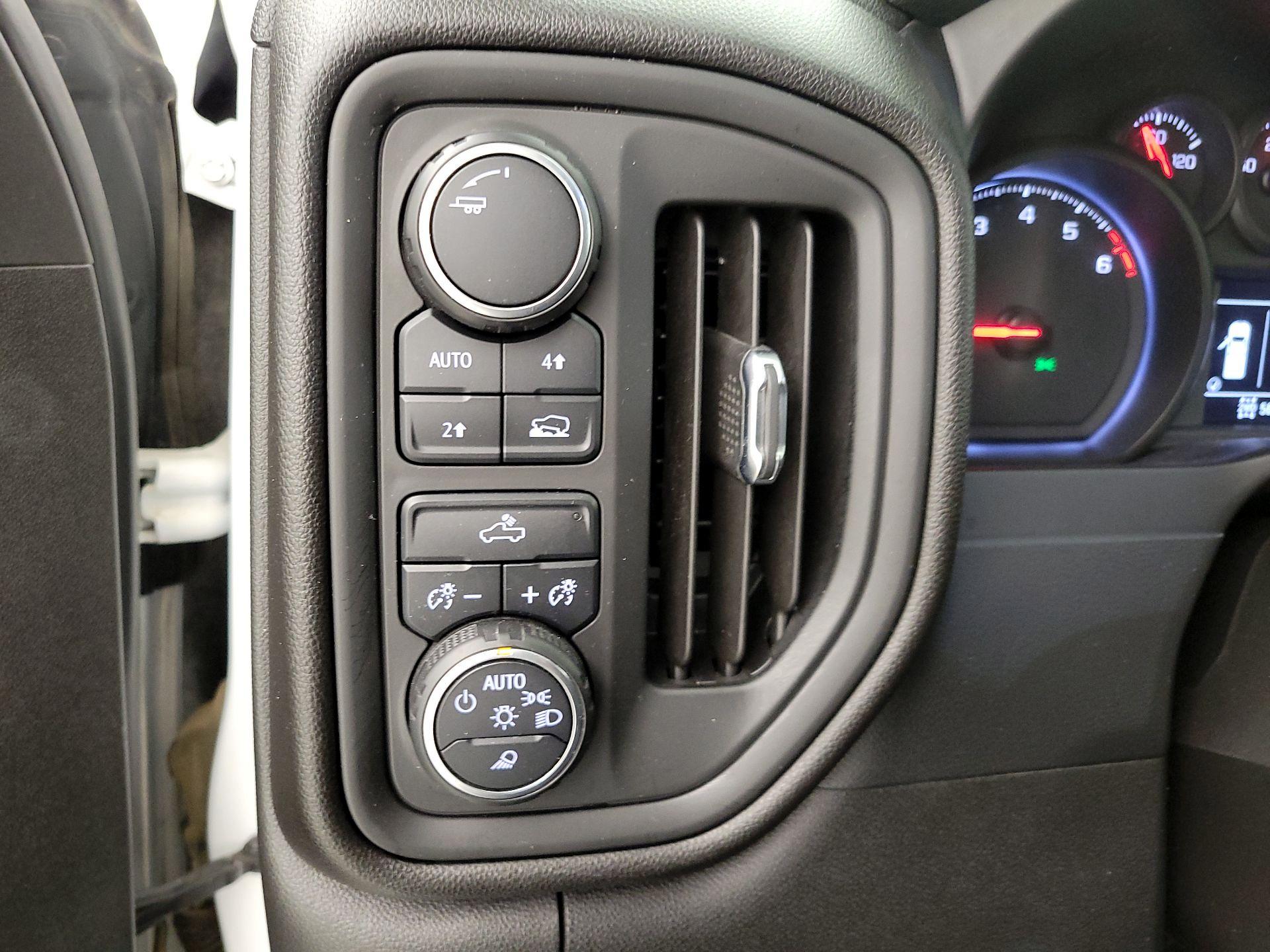 Thumbnail: 2021 Chevrolet Silverado 1500 - 13