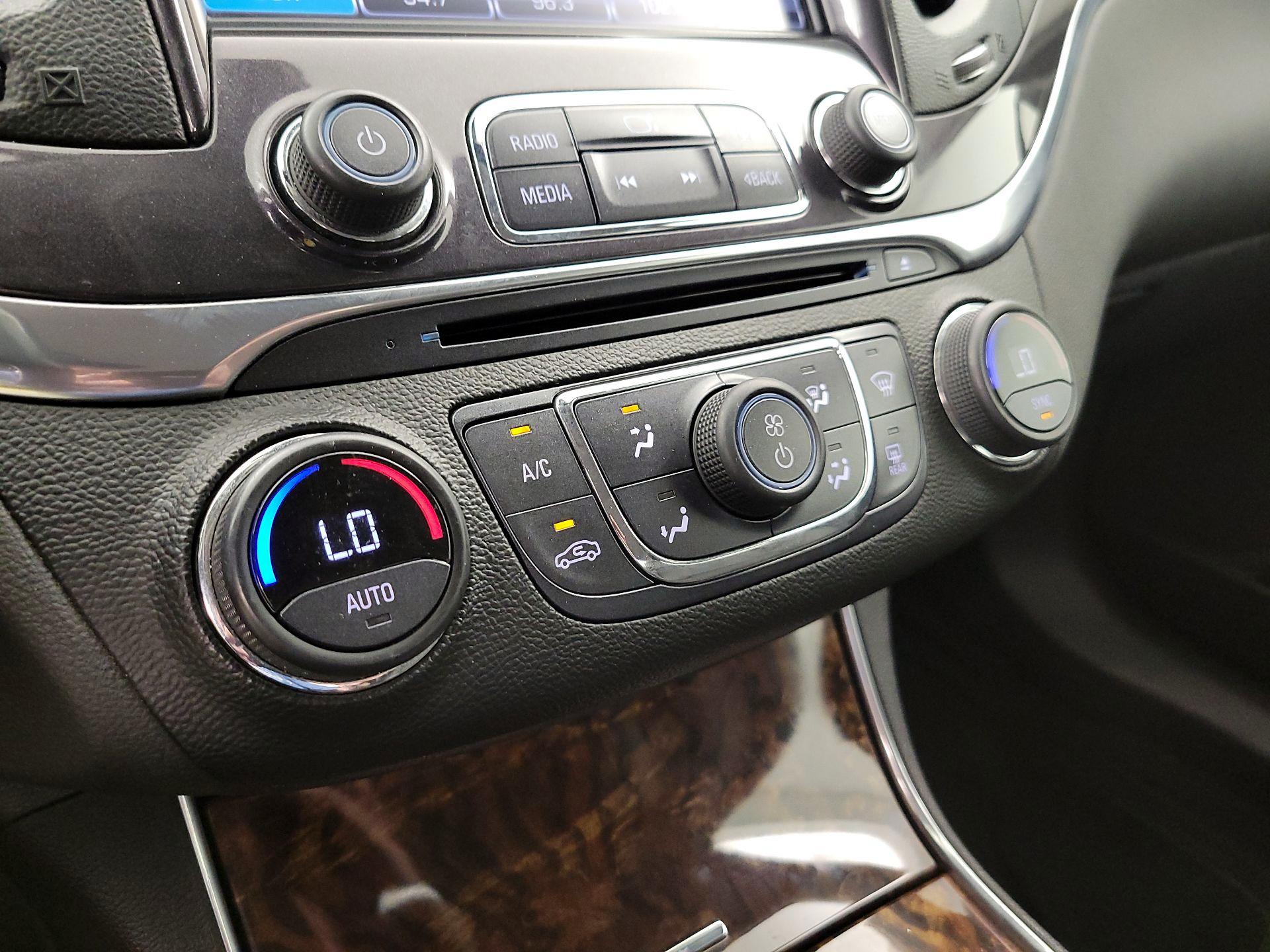 Thumbnail: 2014 Chevrolet Impala - 16