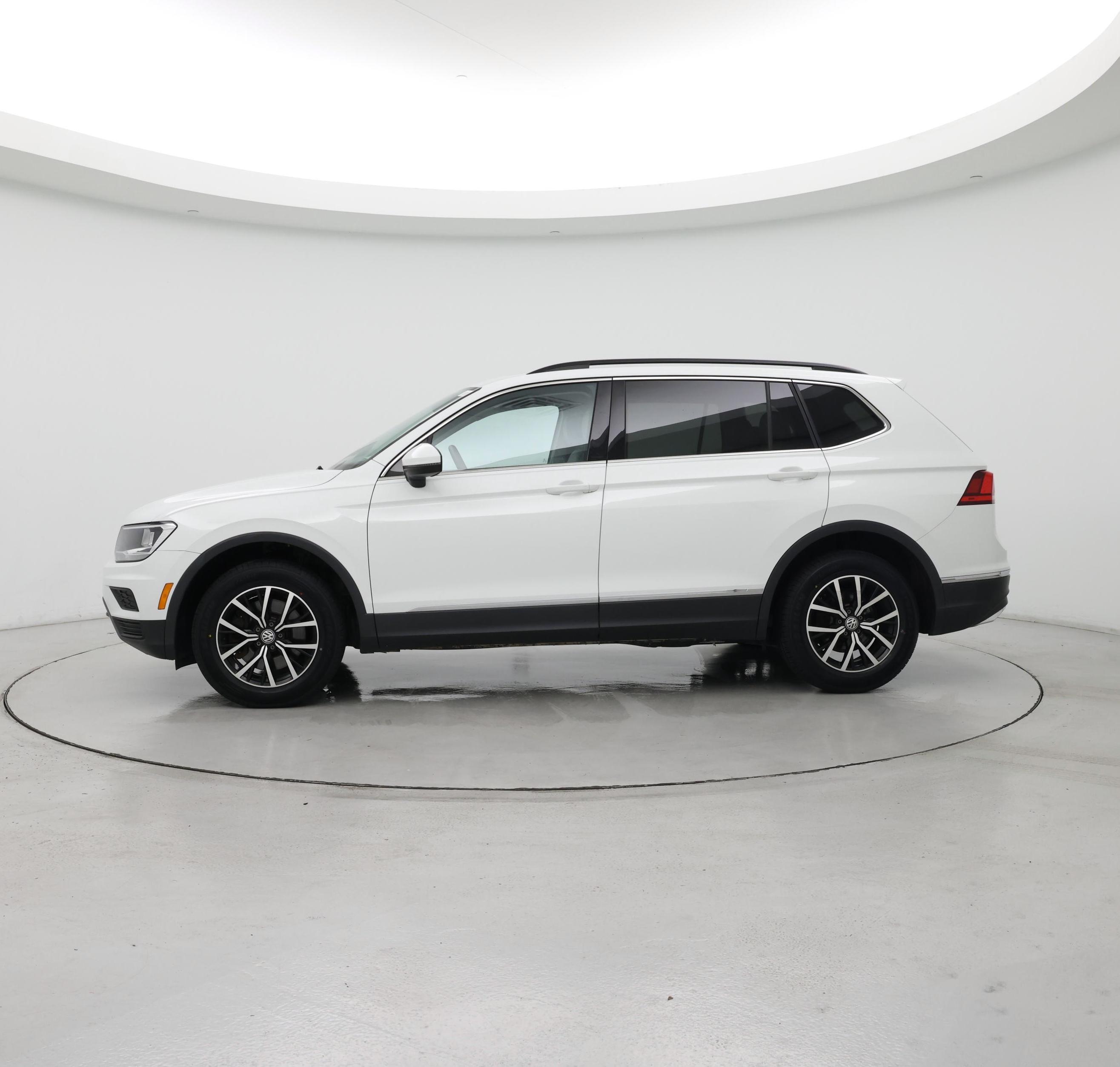Thumbnail: 2021 Volkswagen Tiguan - 3