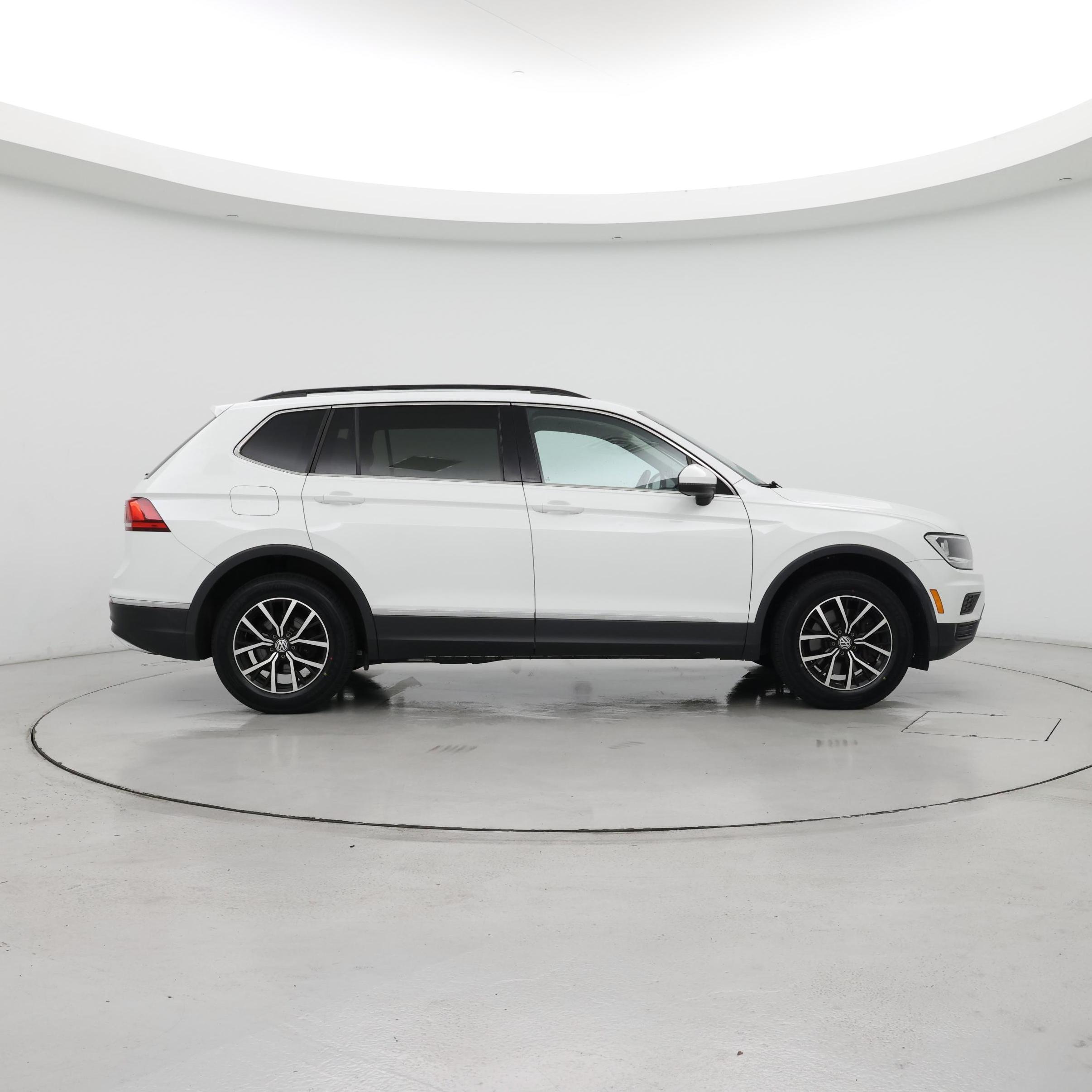 Thumbnail: 2021 Volkswagen Tiguan - 7