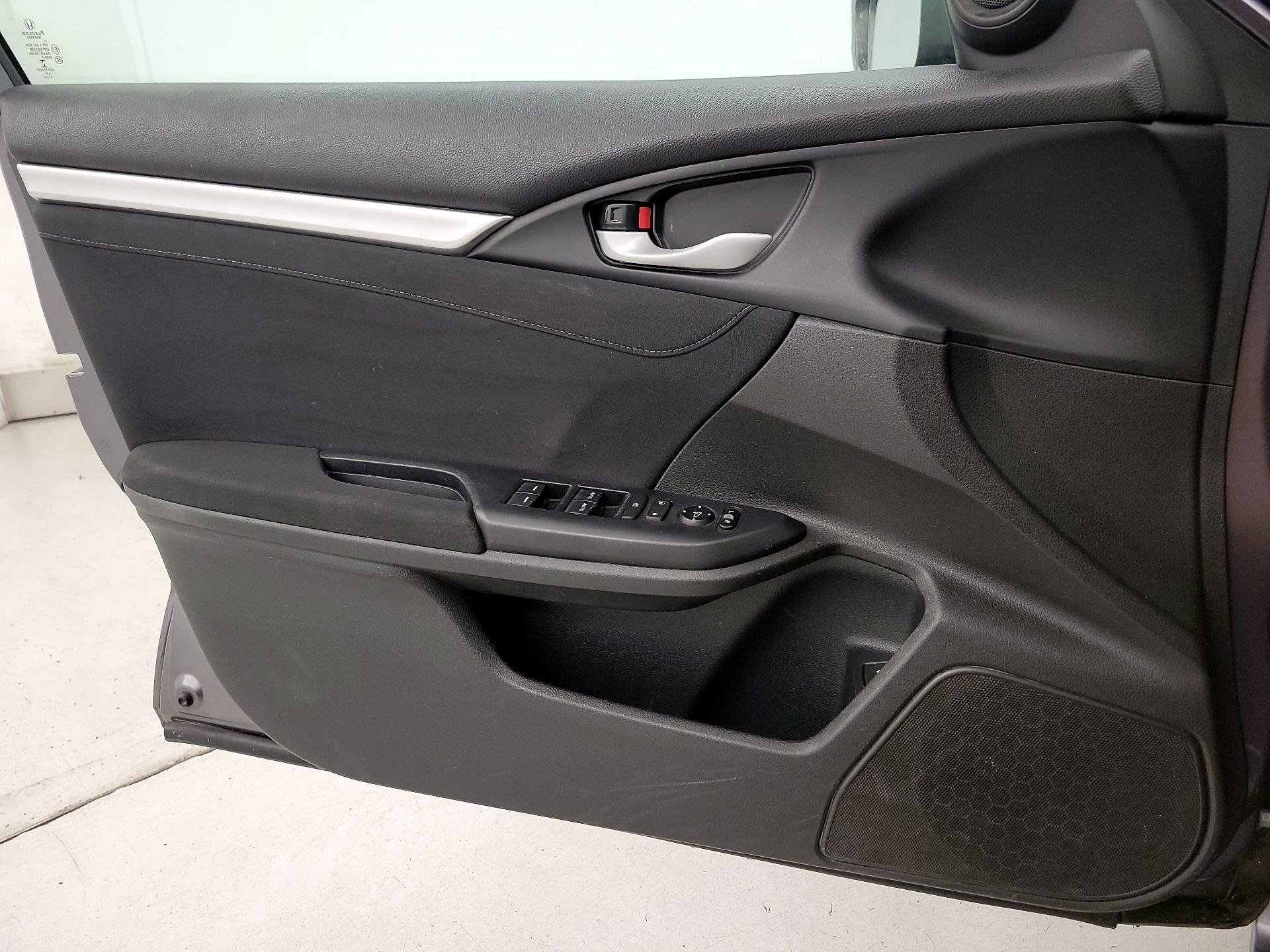 Thumbnail: 2016 Honda Civic - 12