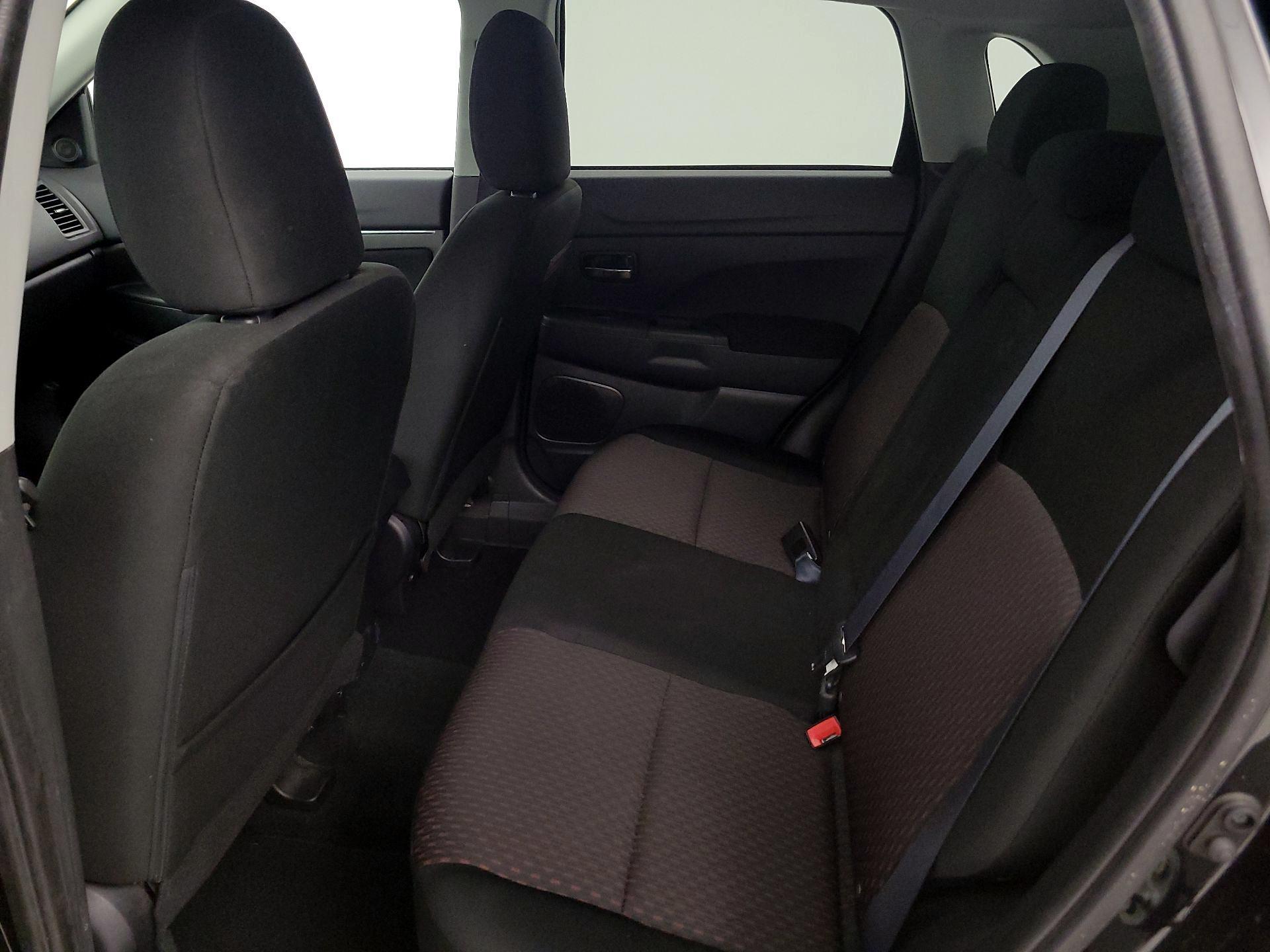 Thumbnail: 2017 Mitsubishi Outlander Sport - 18