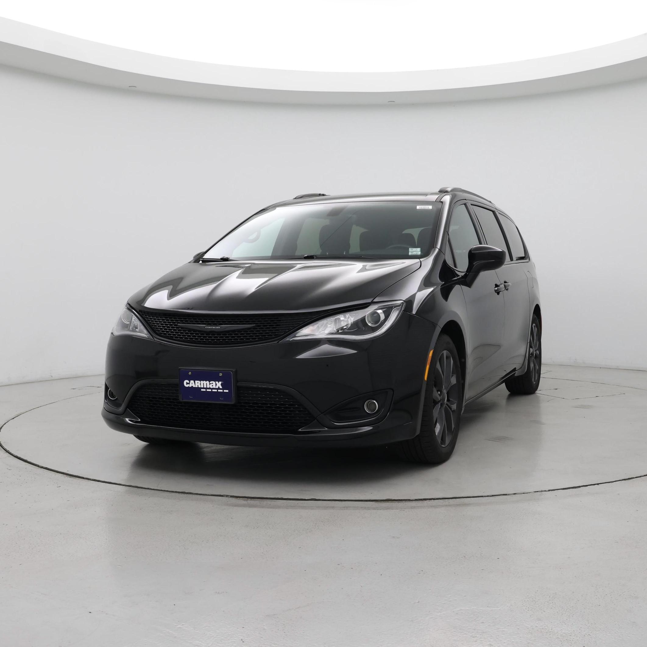 Thumbnail: 2018 Chrysler Pacifica - 4