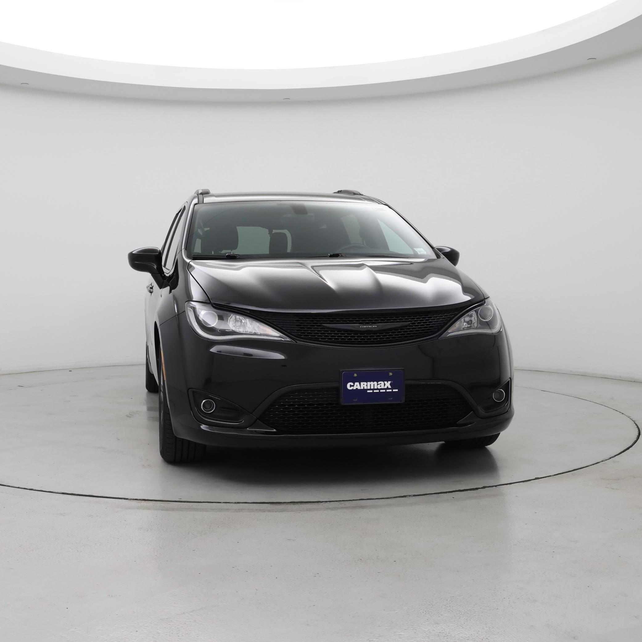 Thumbnail: 2018 Chrysler Pacifica - 5