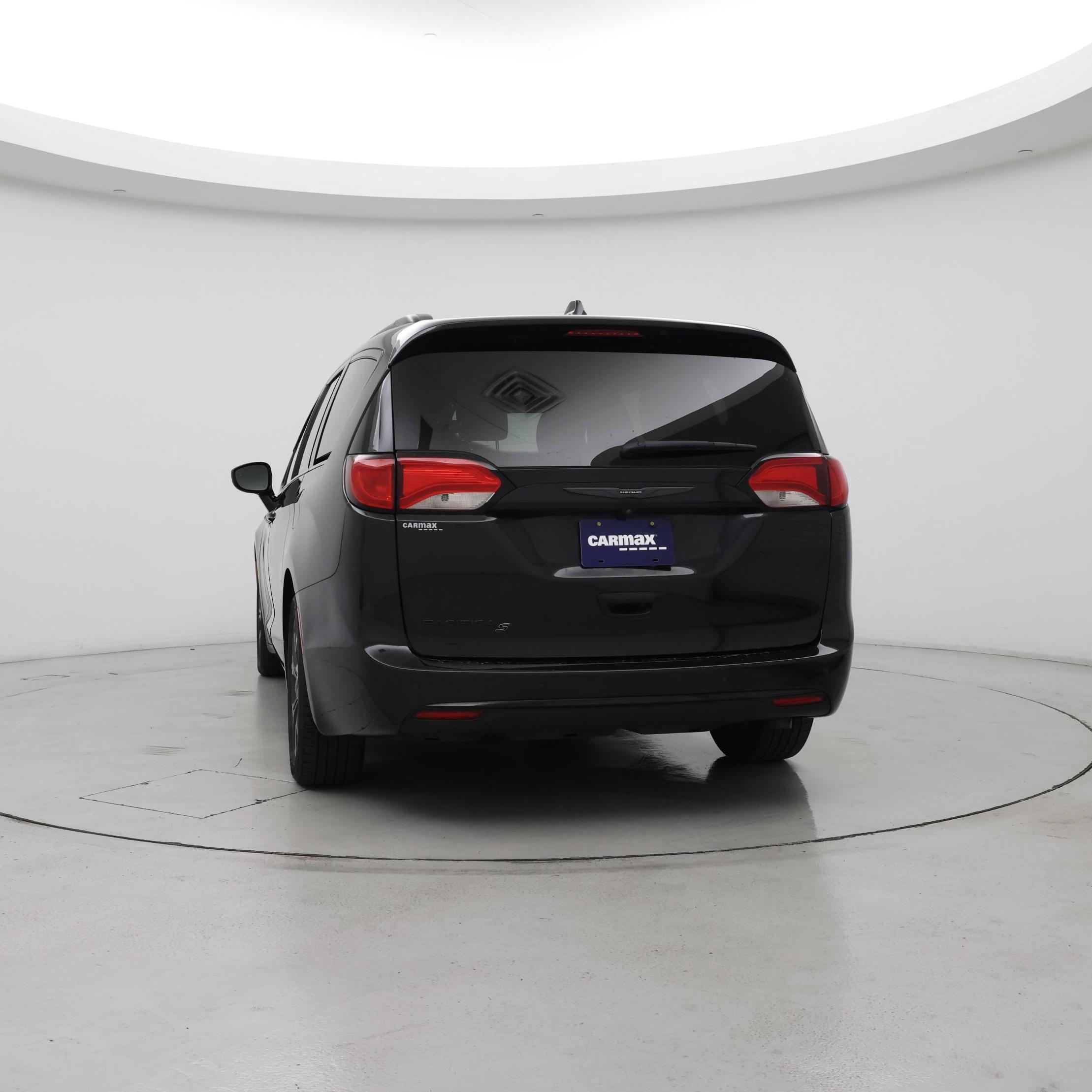Thumbnail: 2018 Chrysler Pacifica - 6