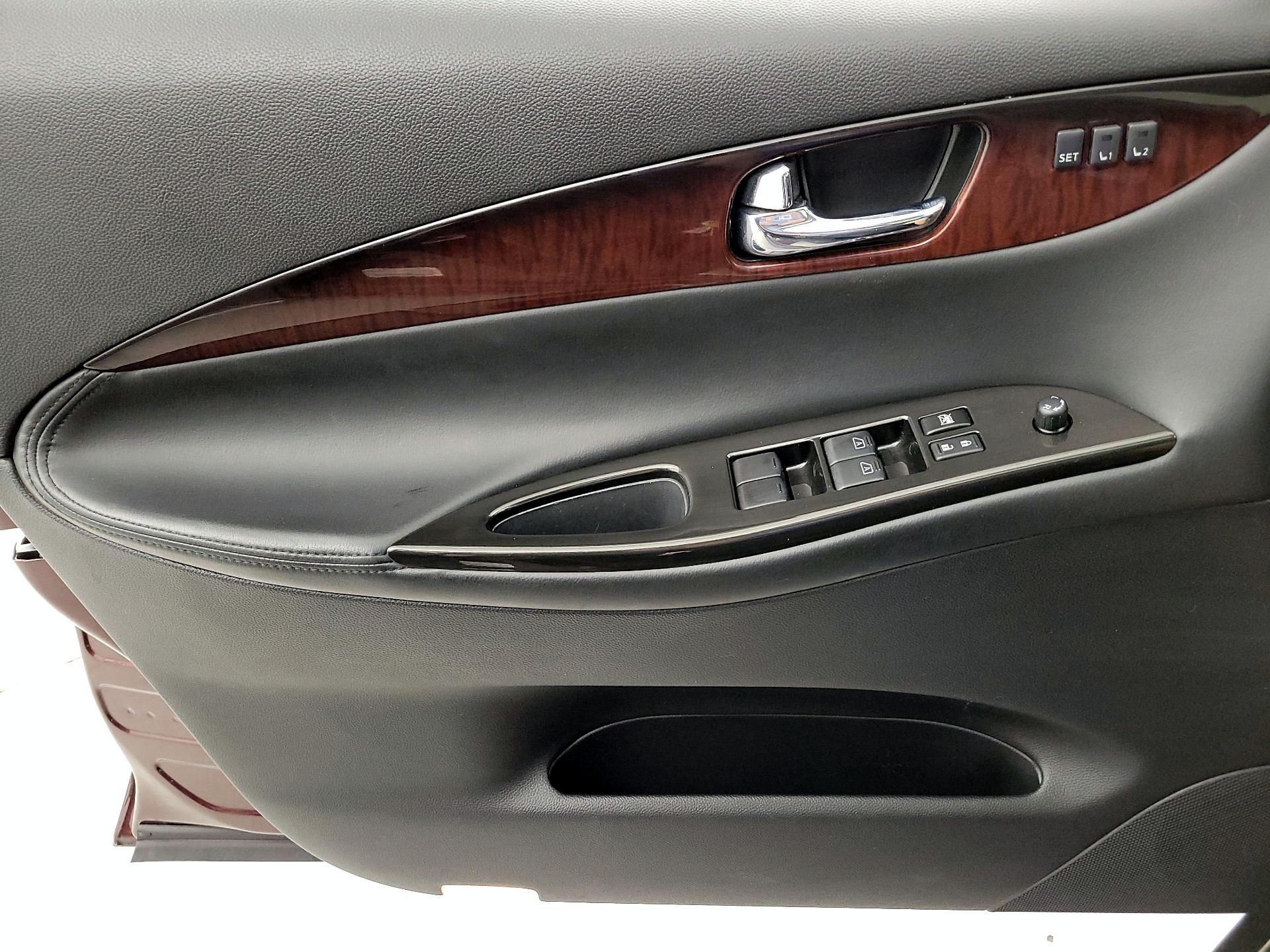 Thumbnail: 2017 INFINITI QX50 - 12