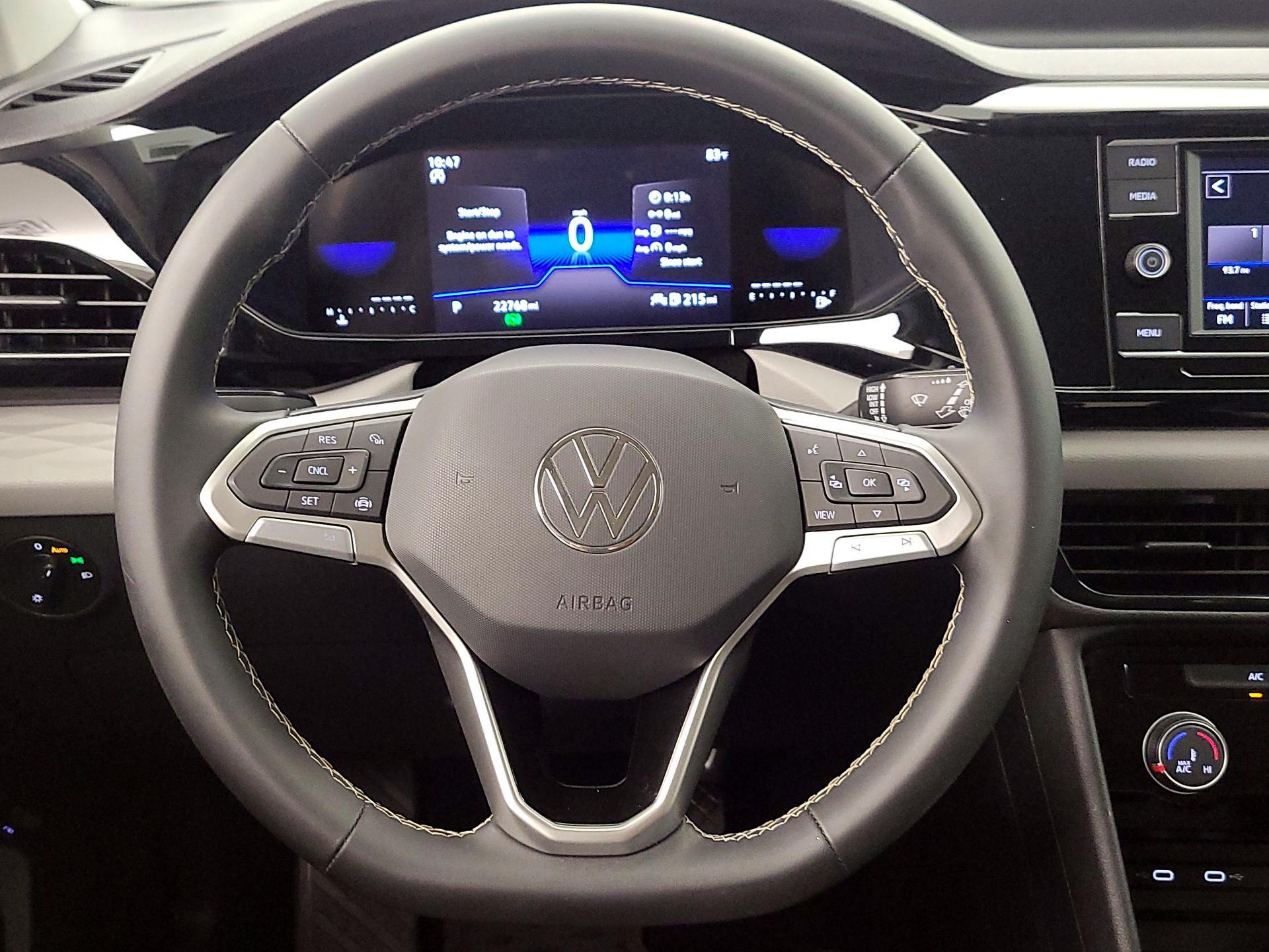 Thumbnail: 2023 Volkswagen Taos - 10