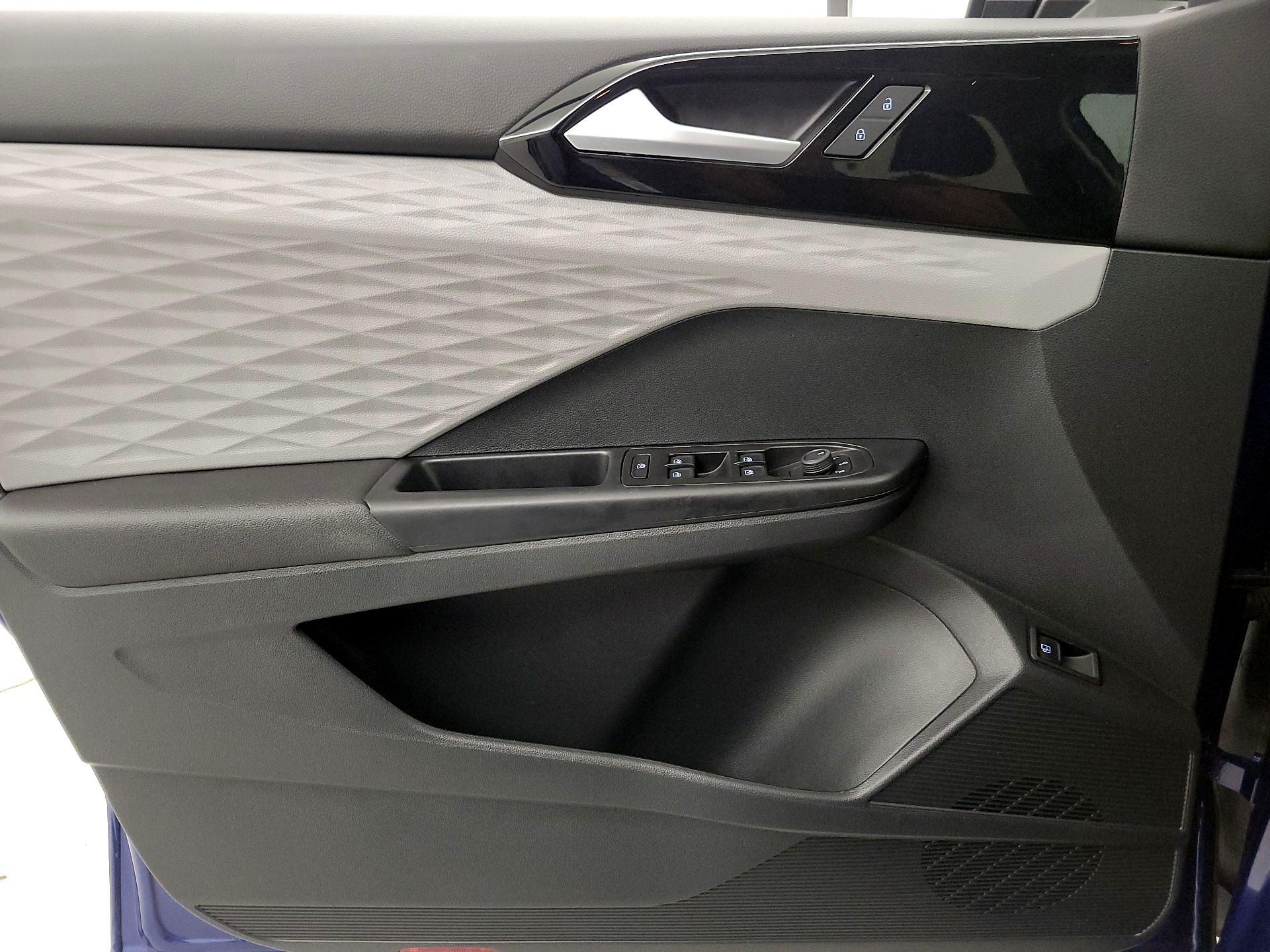 Thumbnail: 2023 Volkswagen Taos - 12