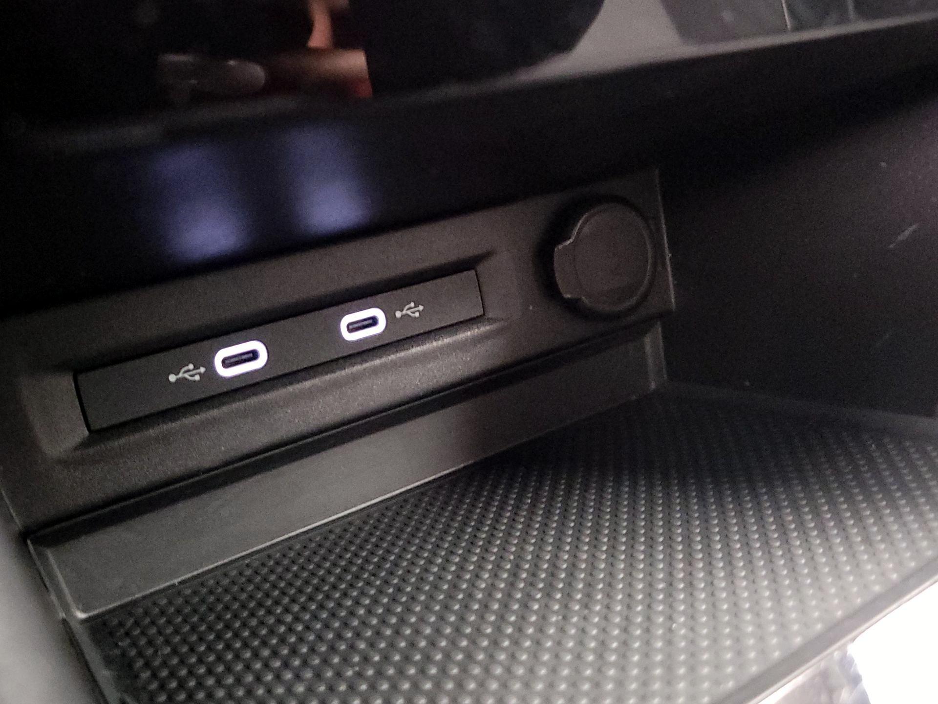 Thumbnail: 2023 Volkswagen Taos - 18