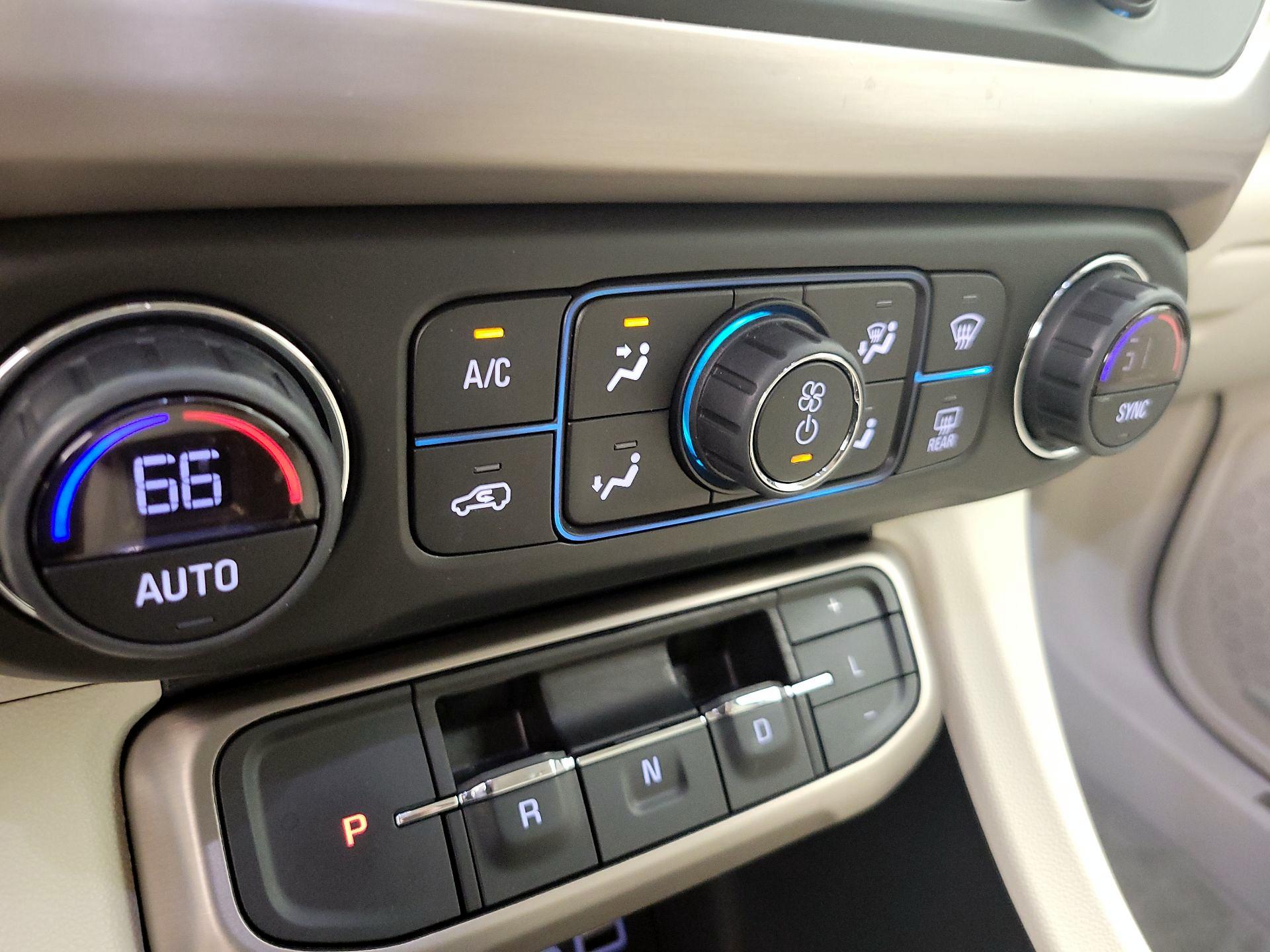 Thumbnail: 2020 GMC Acadia - 16