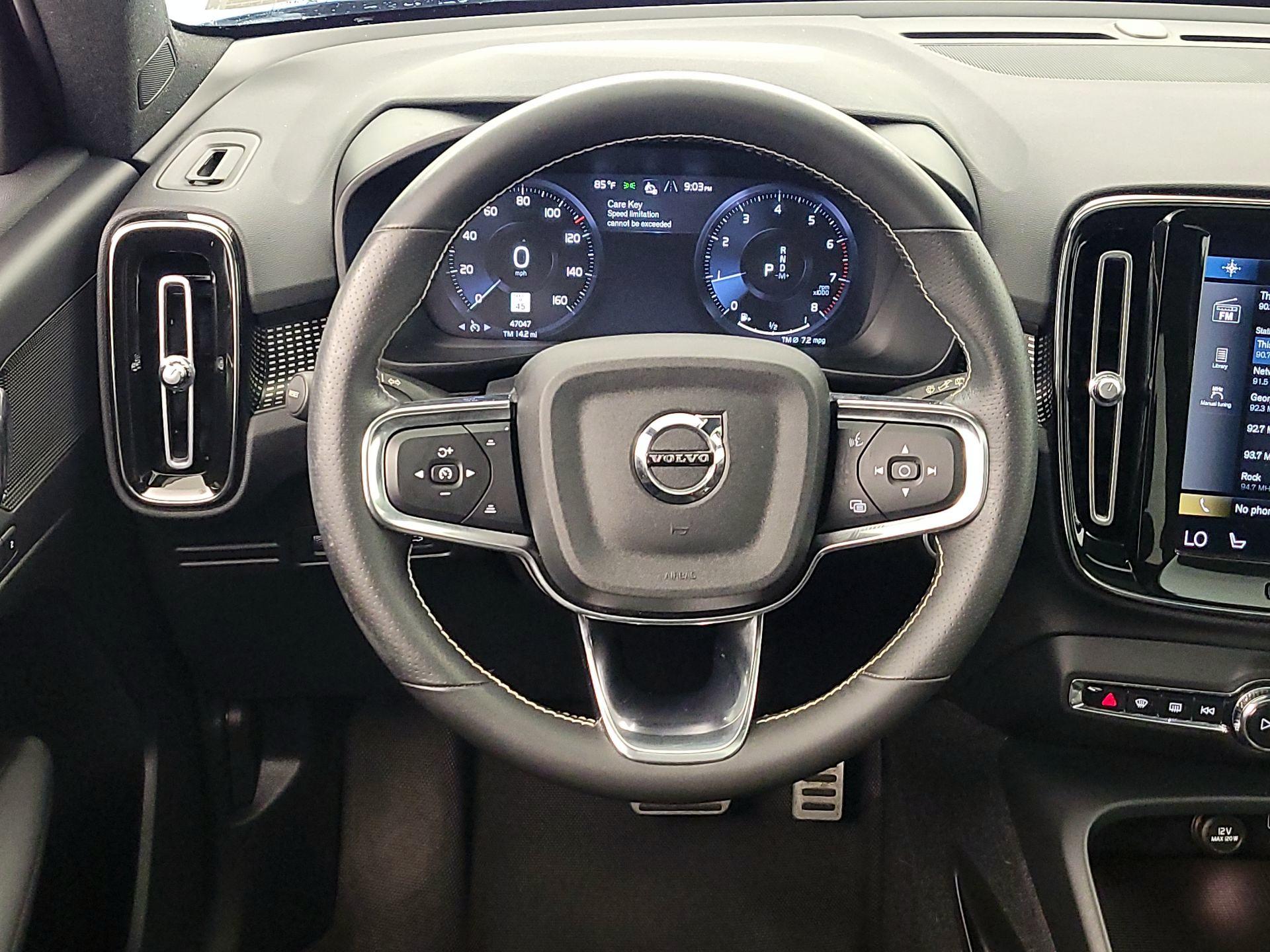 Thumbnail: 2021 Volvo XC40 - 10