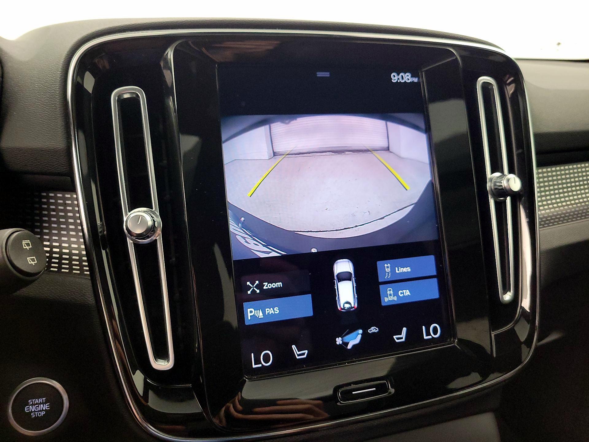 Thumbnail: 2021 Volvo XC40 - 15