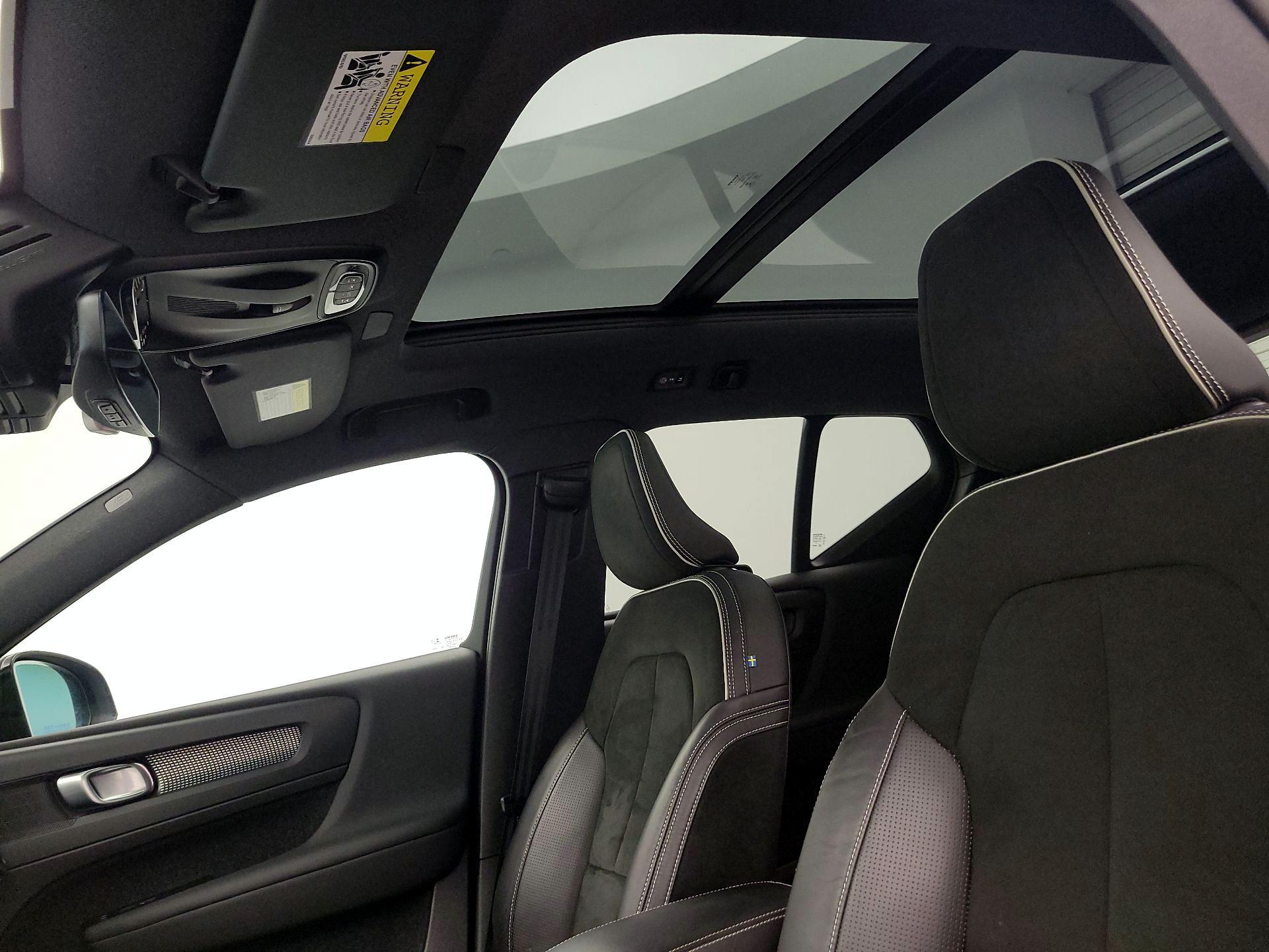 Thumbnail: 2021 Volvo XC40 - 20