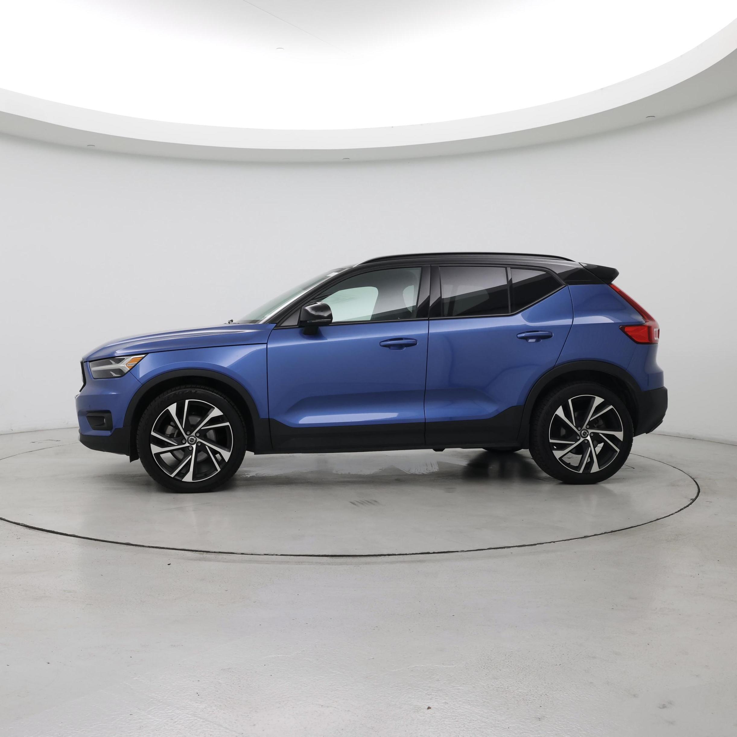 Thumbnail: 2021 Volvo XC40 - 3