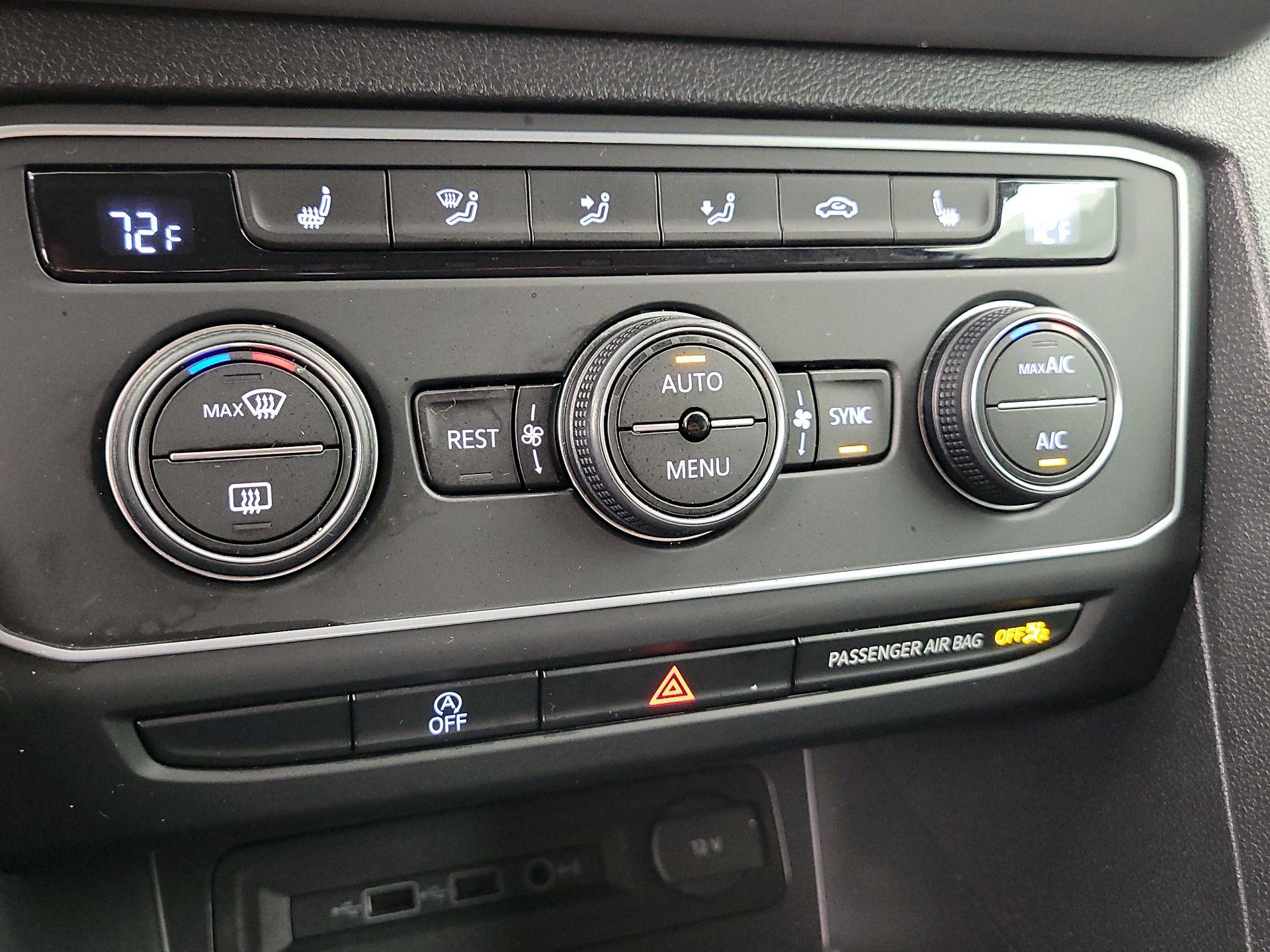 Thumbnail: 2021 Volkswagen Atlas - 16