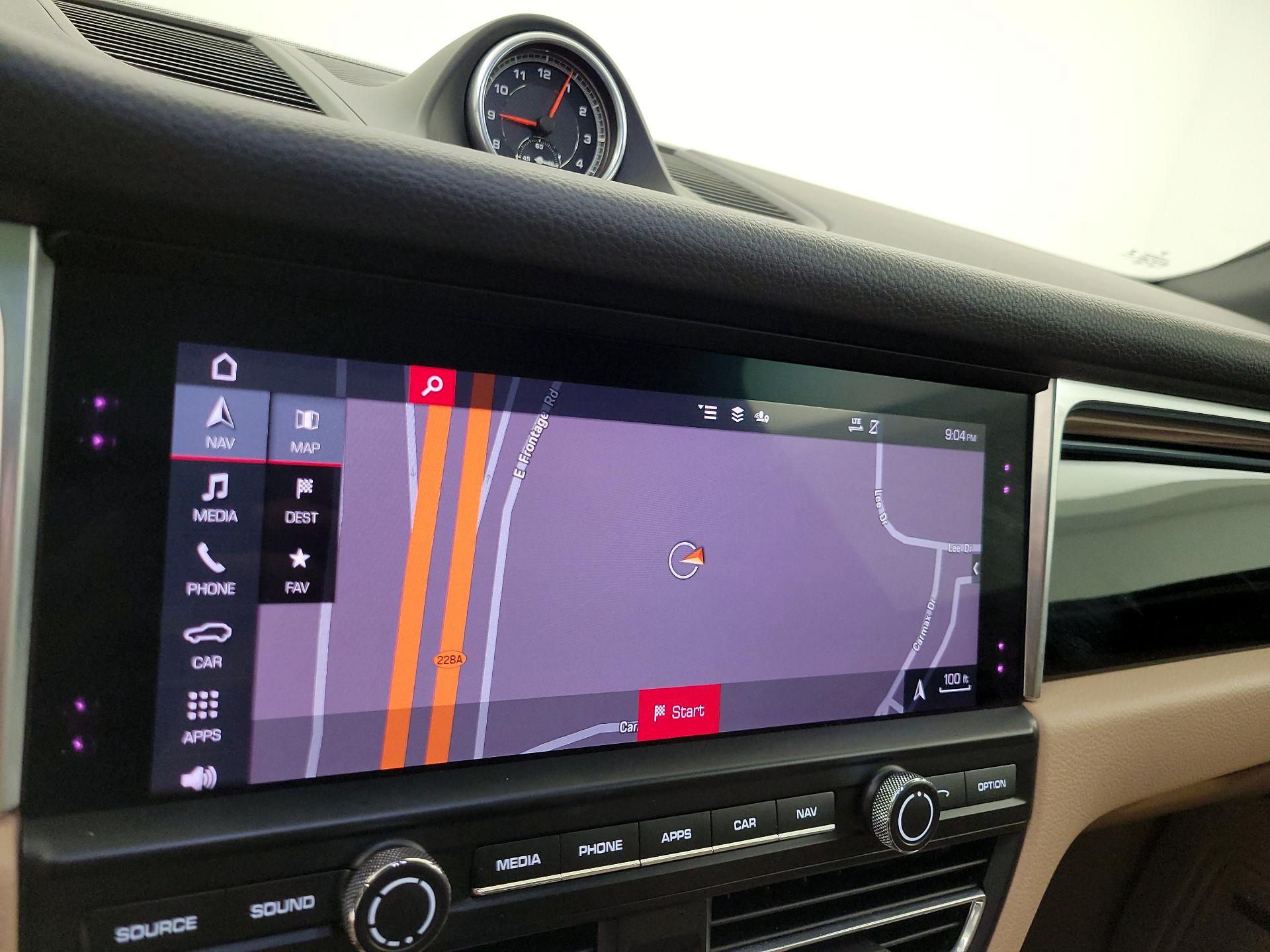 Thumbnail: 2021 Porsche Macan - 14