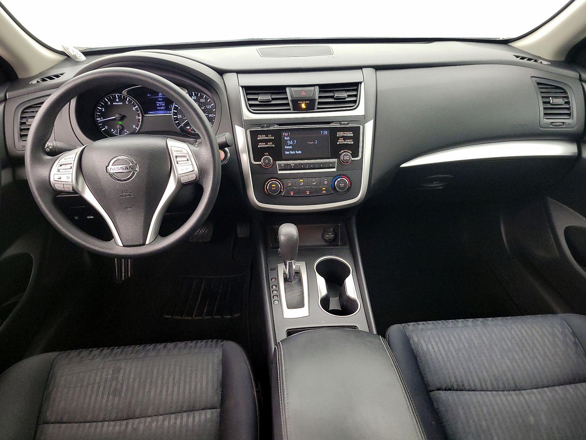 Thumbnail: 2017 Nissan Altima - 9