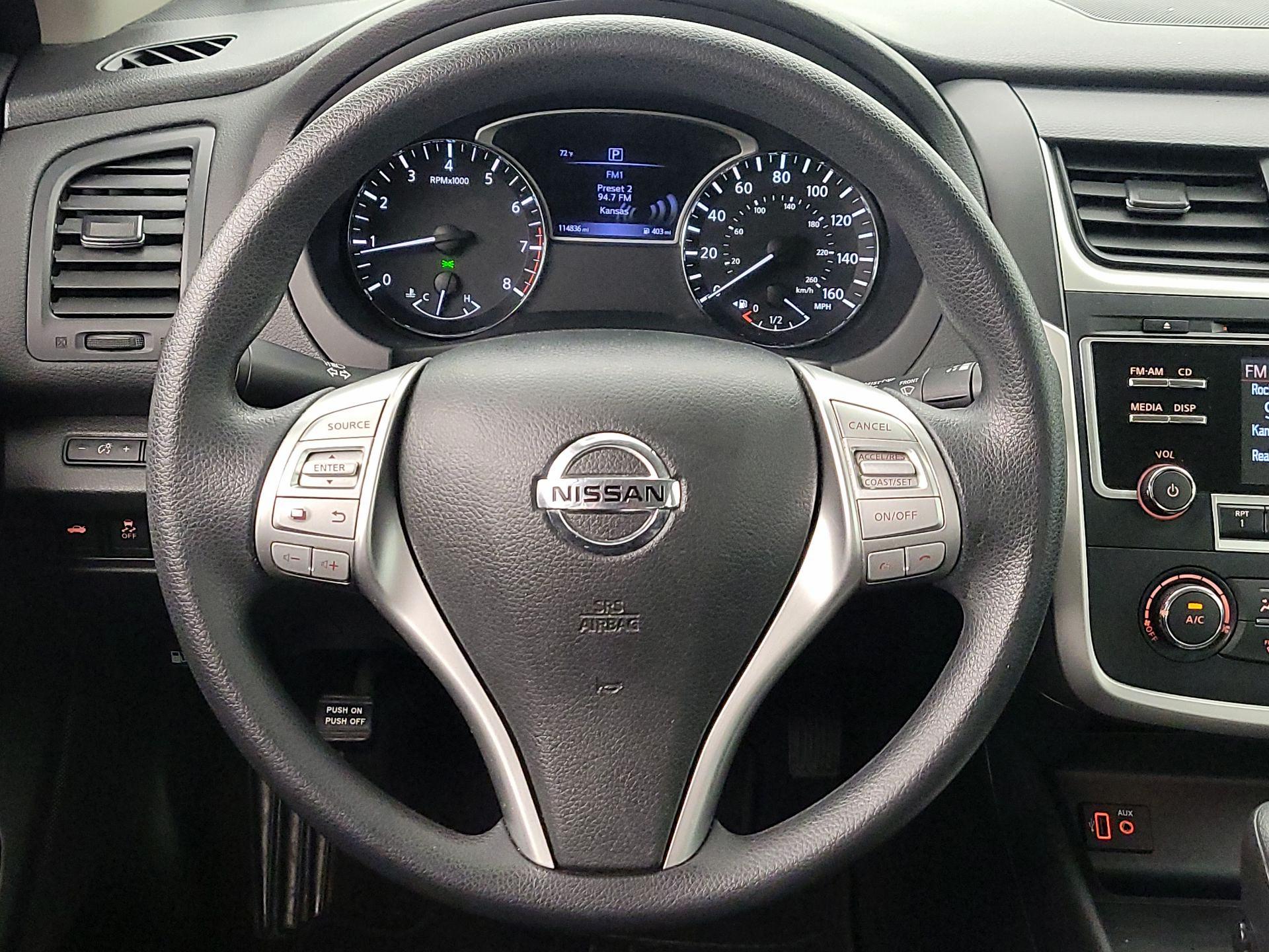 Thumbnail: 2017 Nissan Altima - 10