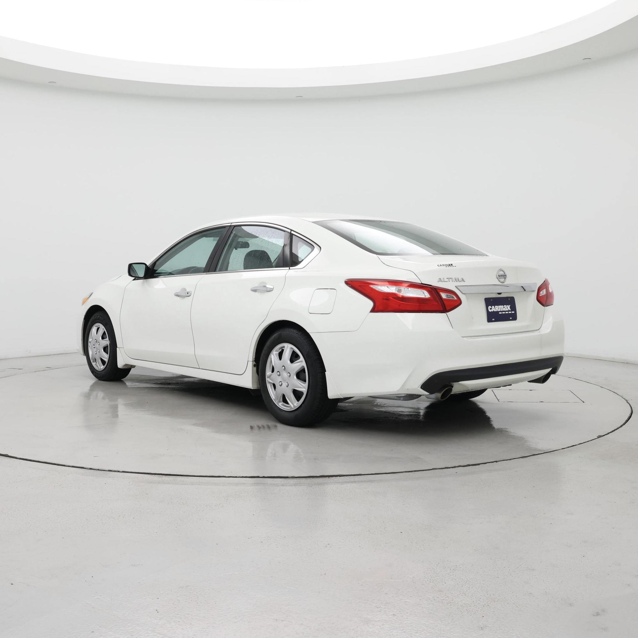 Thumbnail: 2017 Nissan Altima - 2