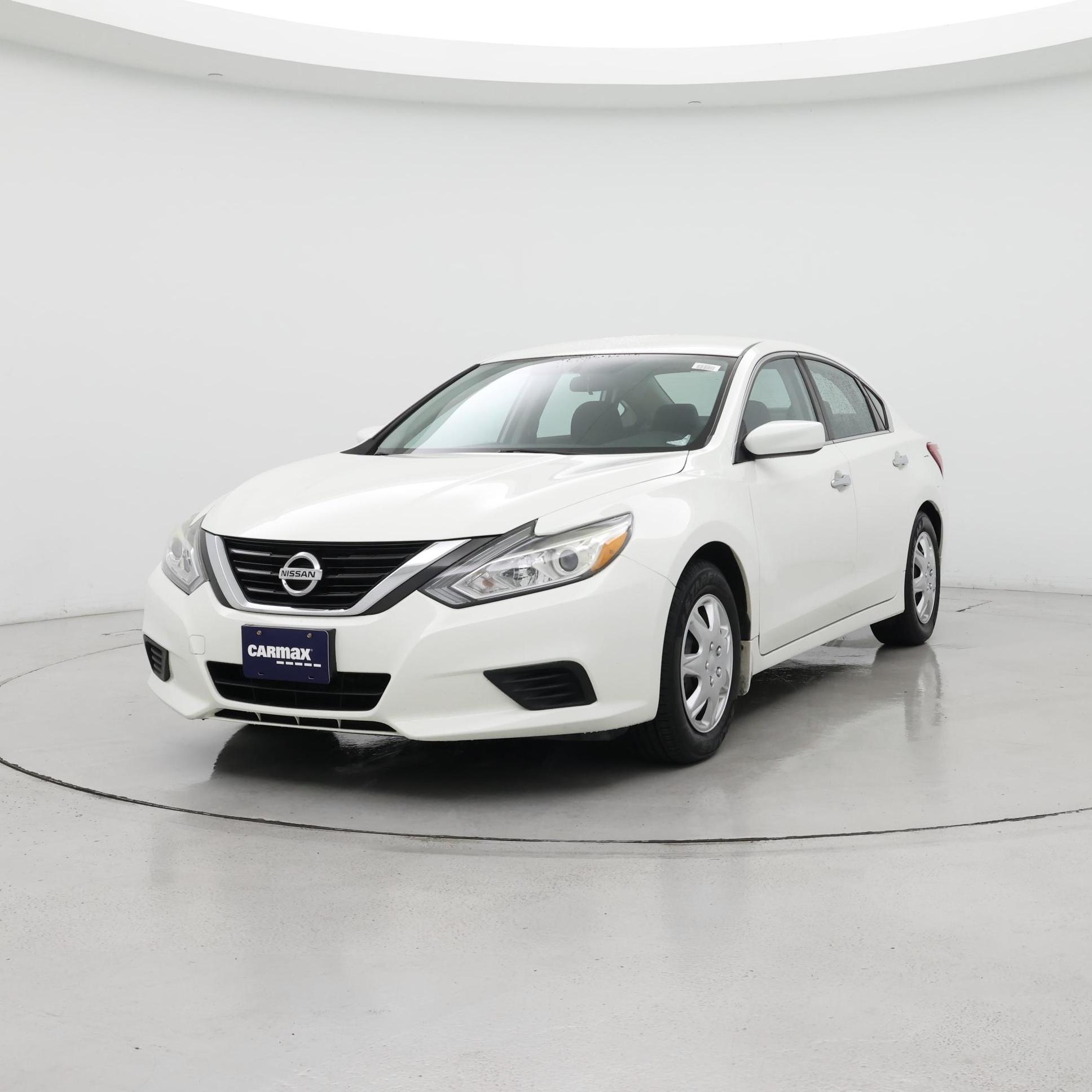 Thumbnail: 2017 Nissan Altima - 4