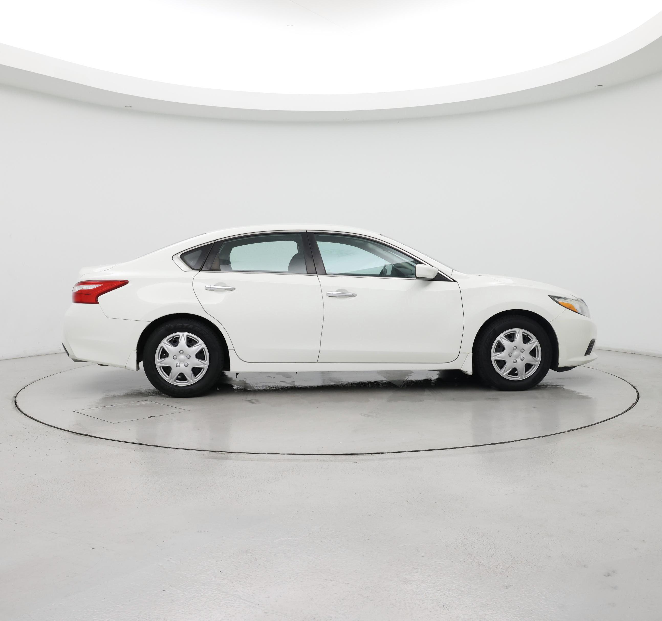 Thumbnail: 2017 Nissan Altima - 7