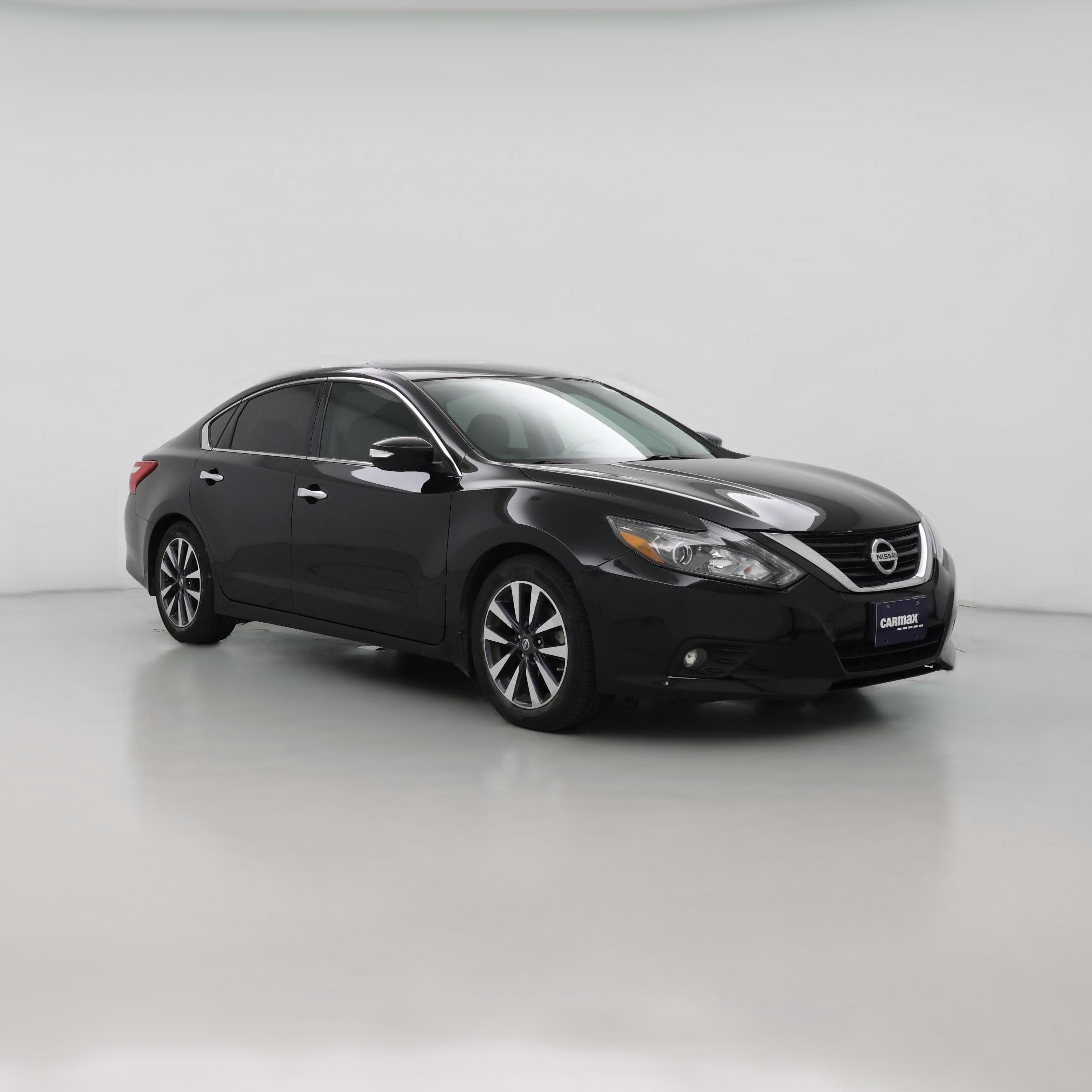 Thumbnail: 2017 Nissan Altima - 1