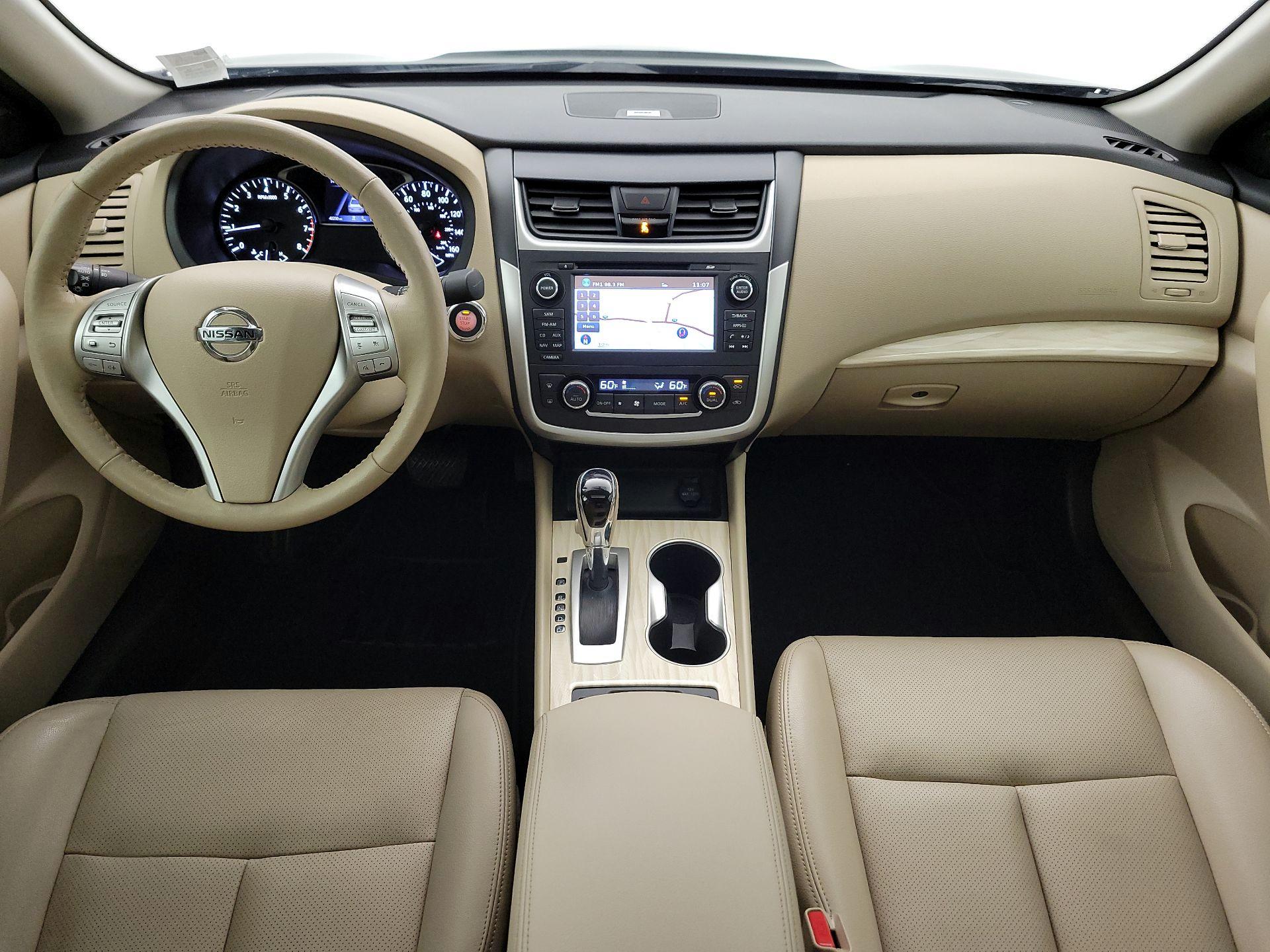 Thumbnail: 2017 Nissan Altima - 9