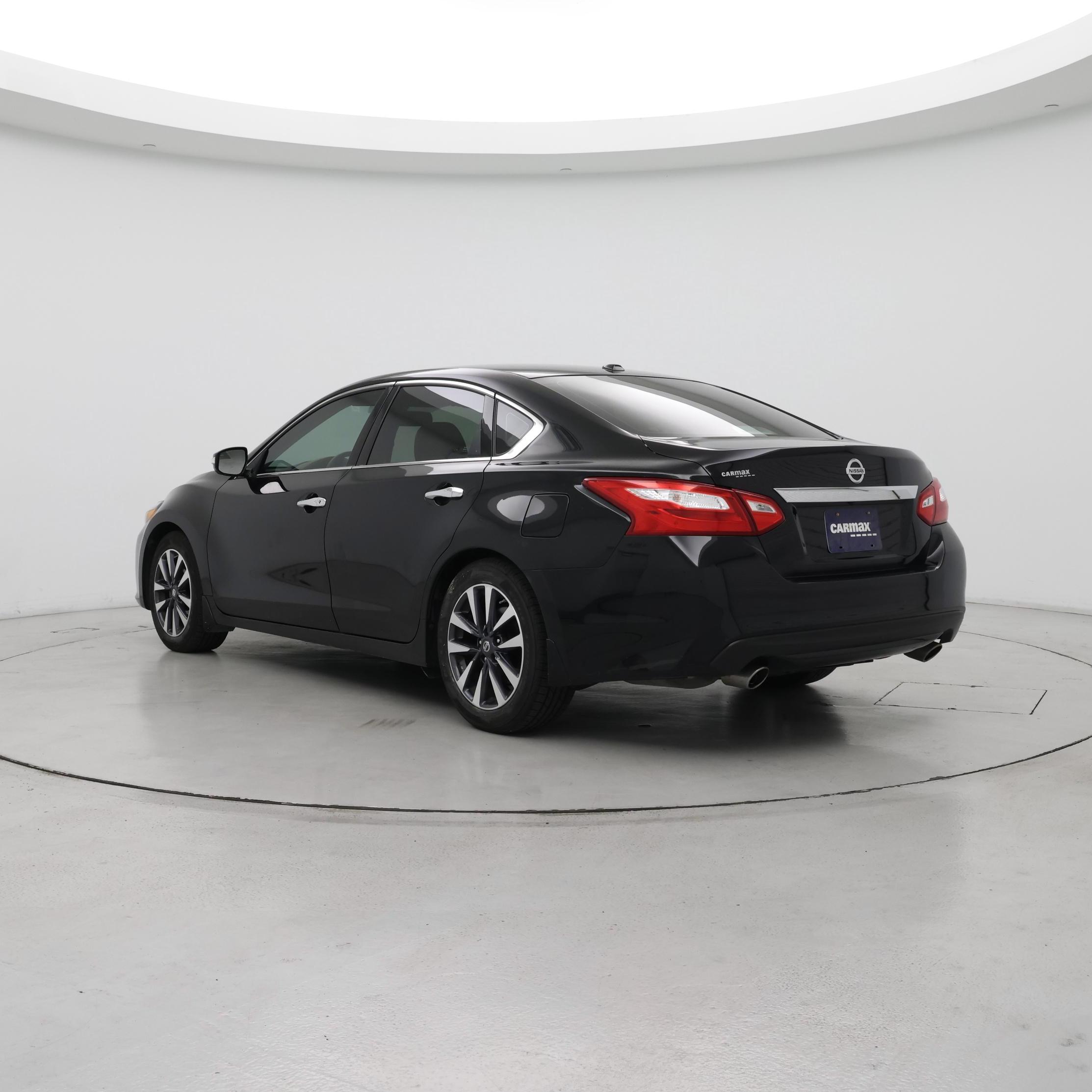 Thumbnail: 2017 Nissan Altima - 2