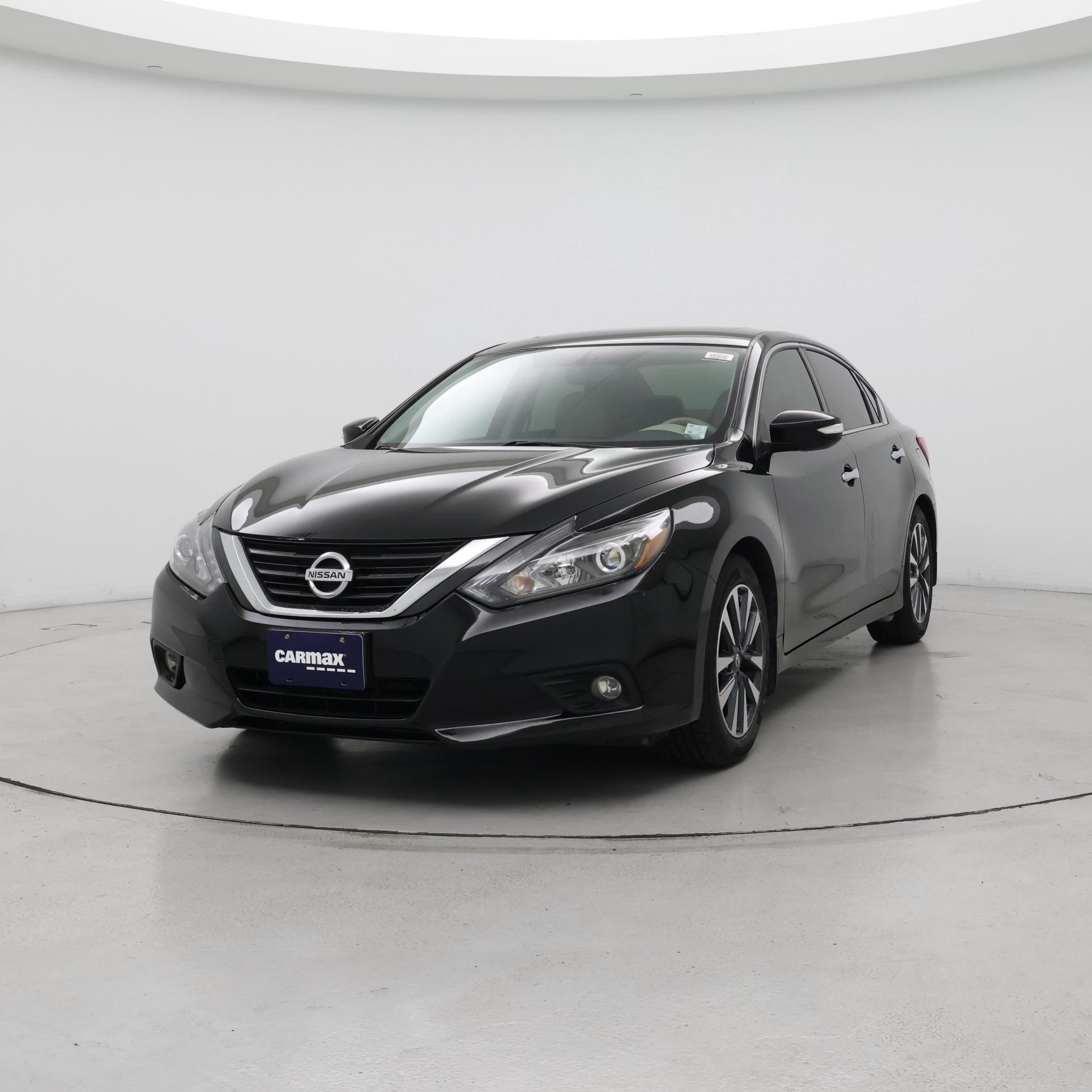 Thumbnail: 2017 Nissan Altima - 4