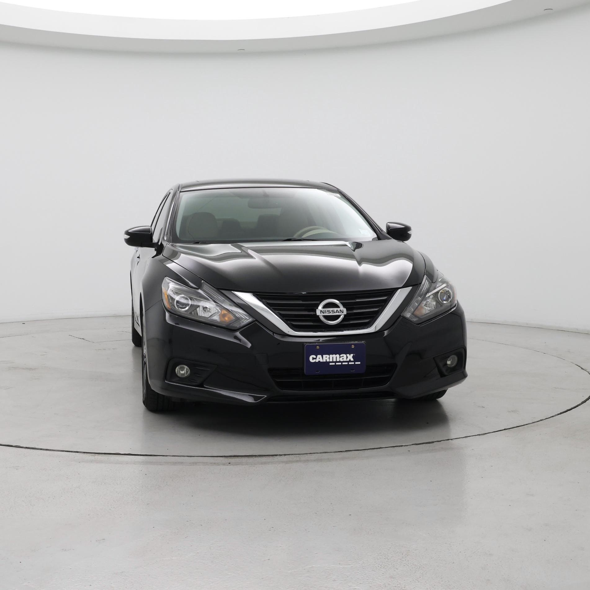 Thumbnail: 2017 Nissan Altima - 5